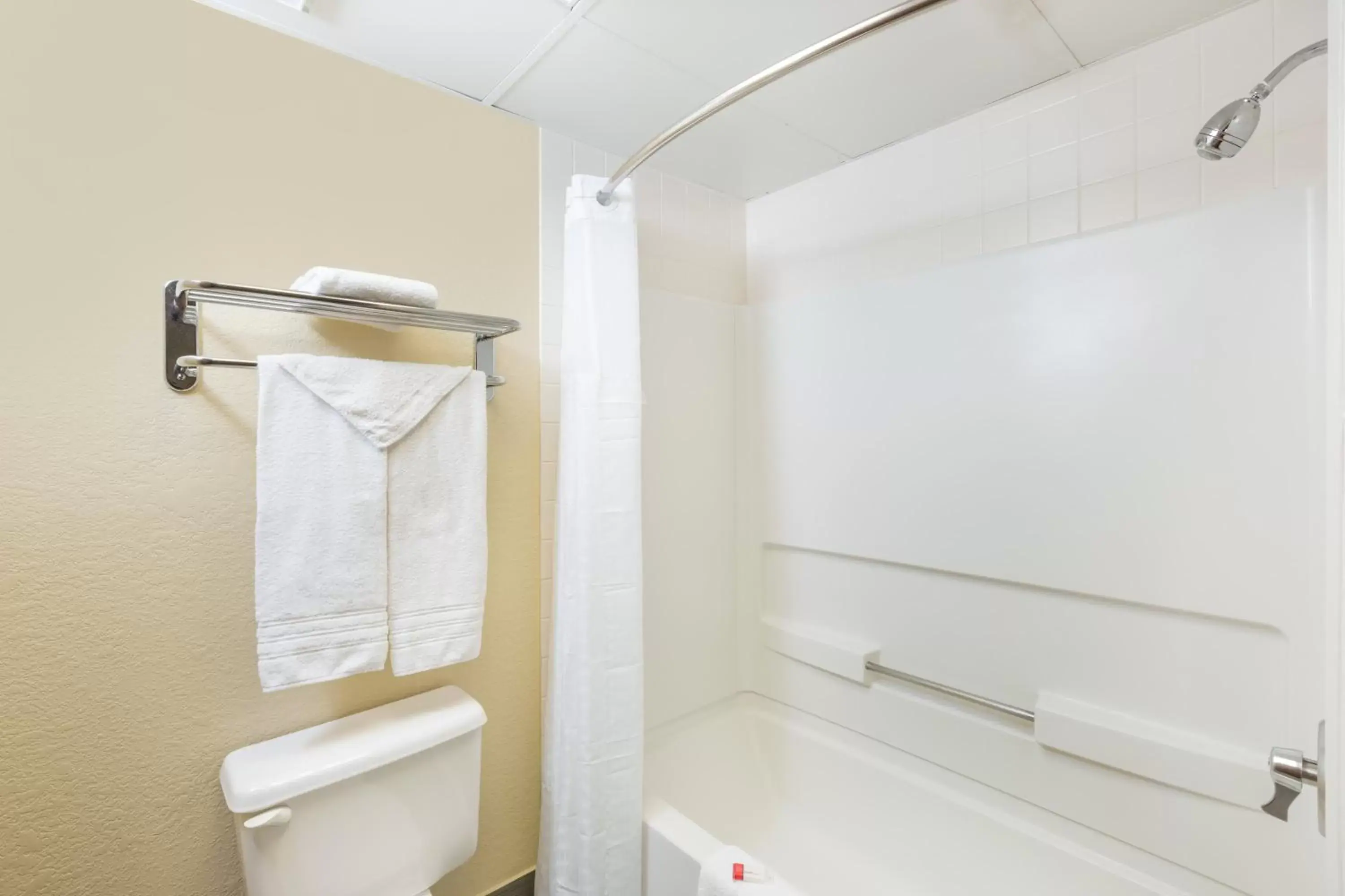 3 Queen Beds, Mobility Accessible Room, Bathtub w /Grab Bars, Non-Smoking in Super 8 by Wyndham Wichita North 3 Queen Beds, Mobility Accessible Room, Bathtub w /Grab Bars, Non-Smoking in Super 8 by Wyndham Wichita North