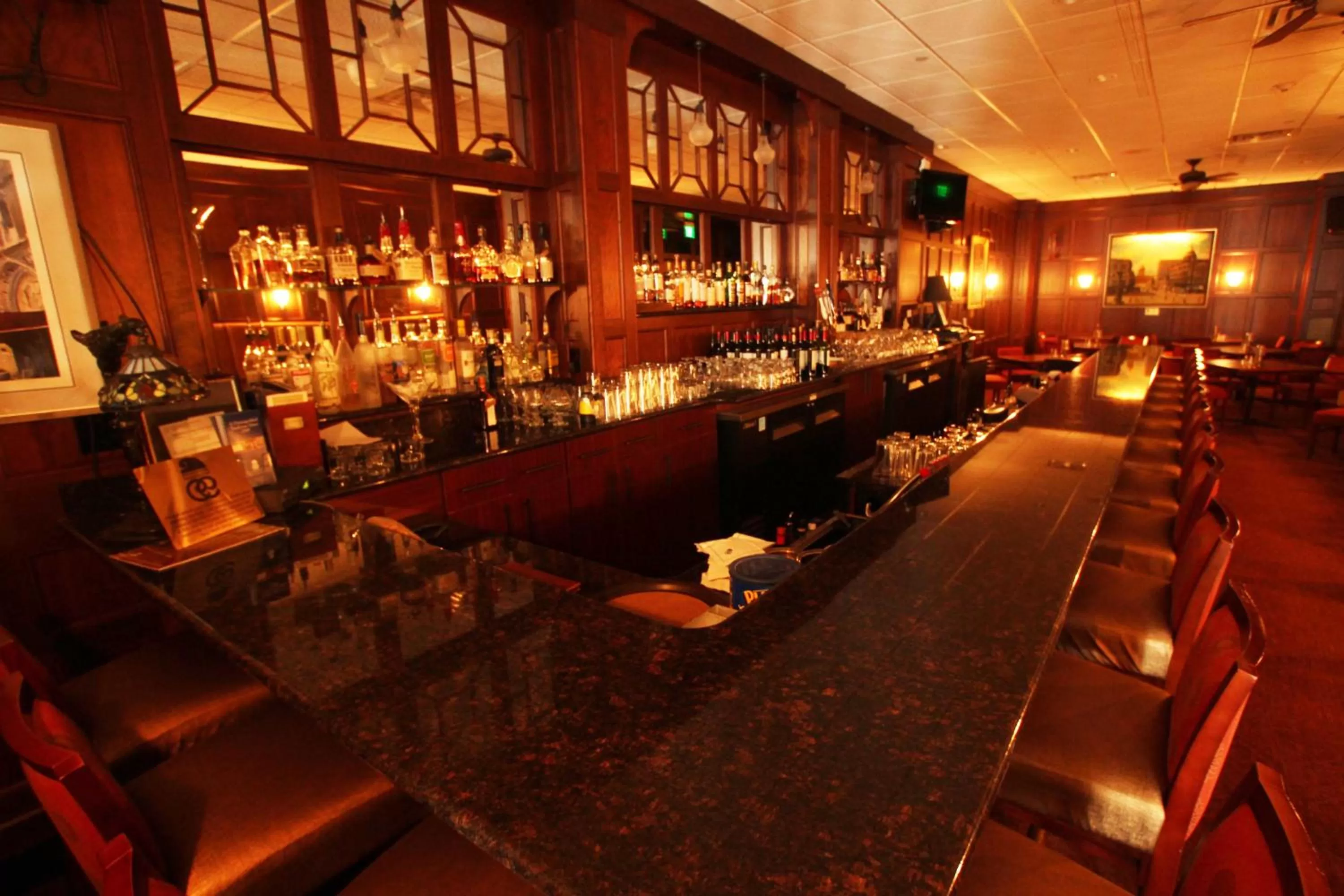 Restaurant/places to eat in Columbia Club