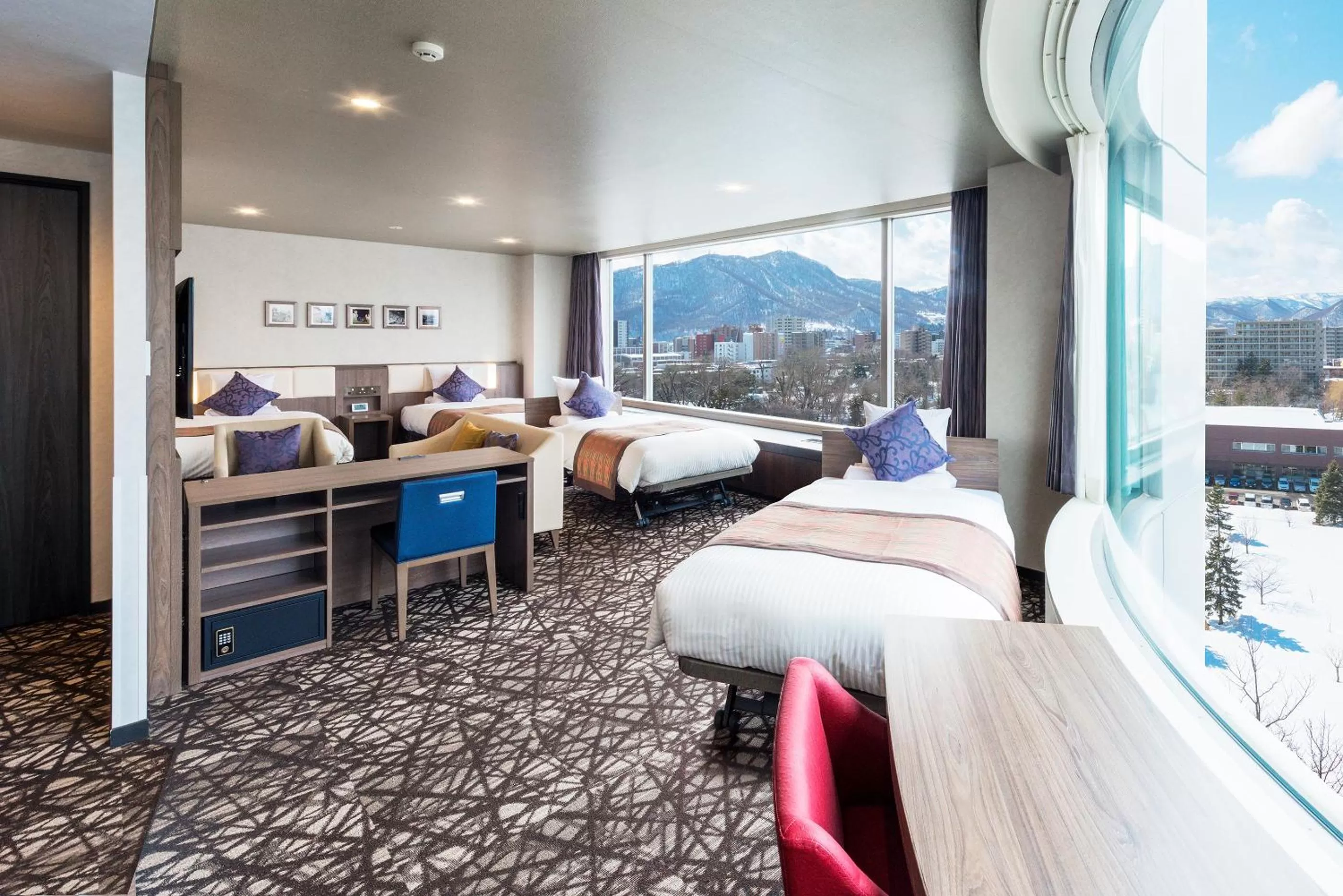 Photo of the whole room, Bed in HOTEL MYSTAYS Sapporo Nakajima Park