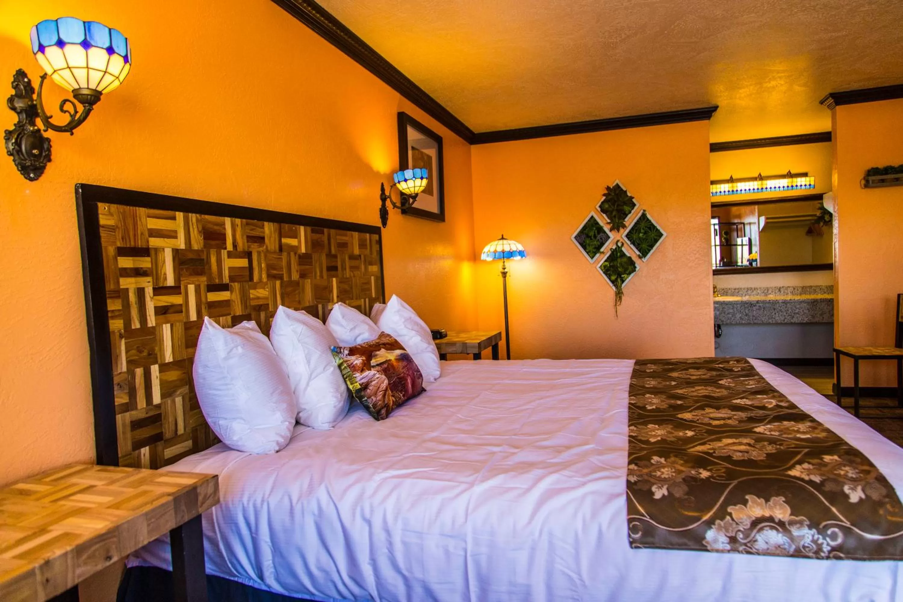 Photo of the whole room in Mountain View Lodge