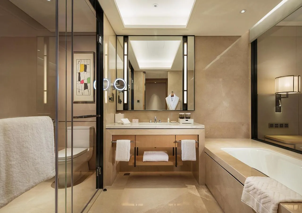 Bathroom, Bed in Hilton Chengdu Longquanyi