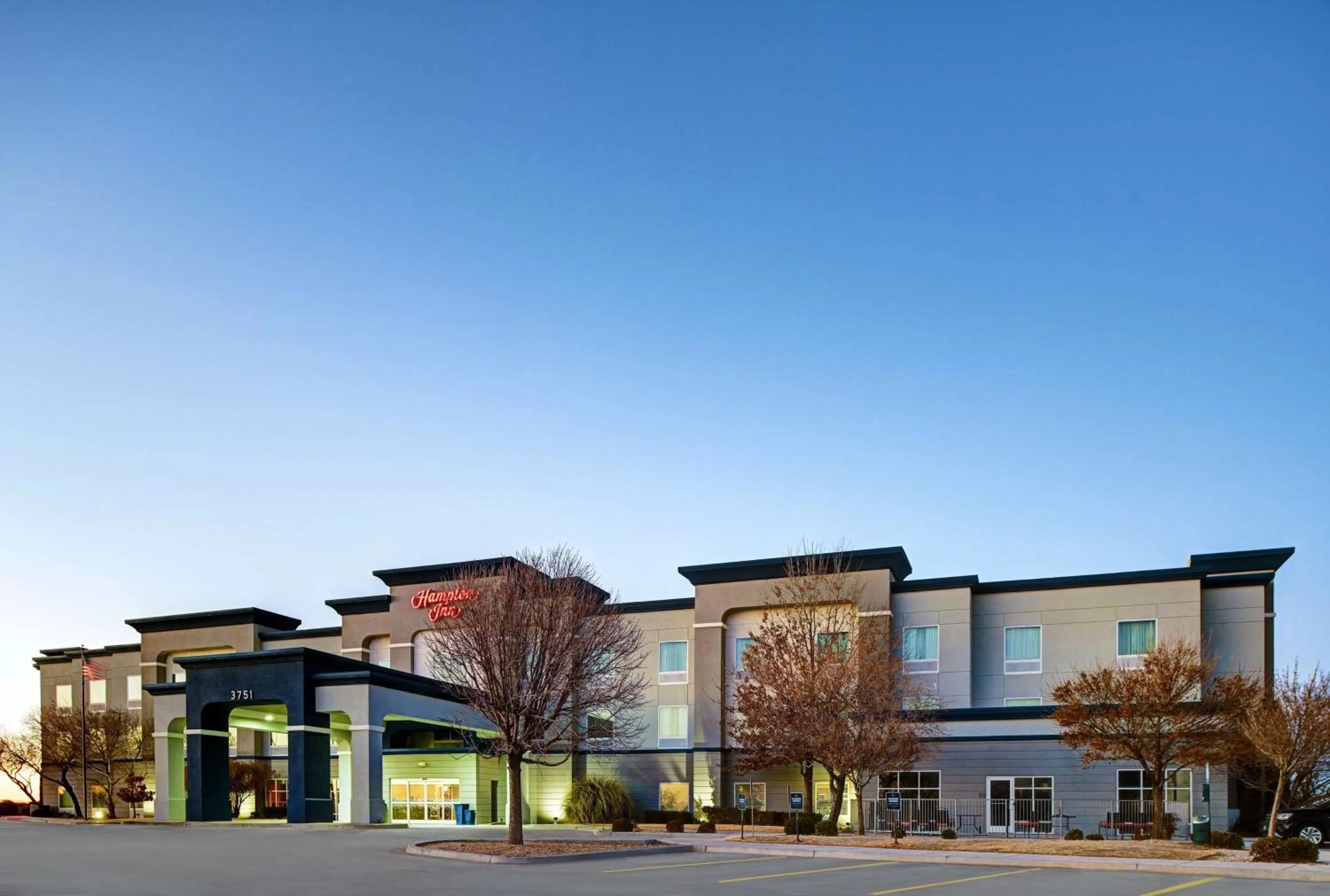 Property building in Hampton Inn Deming