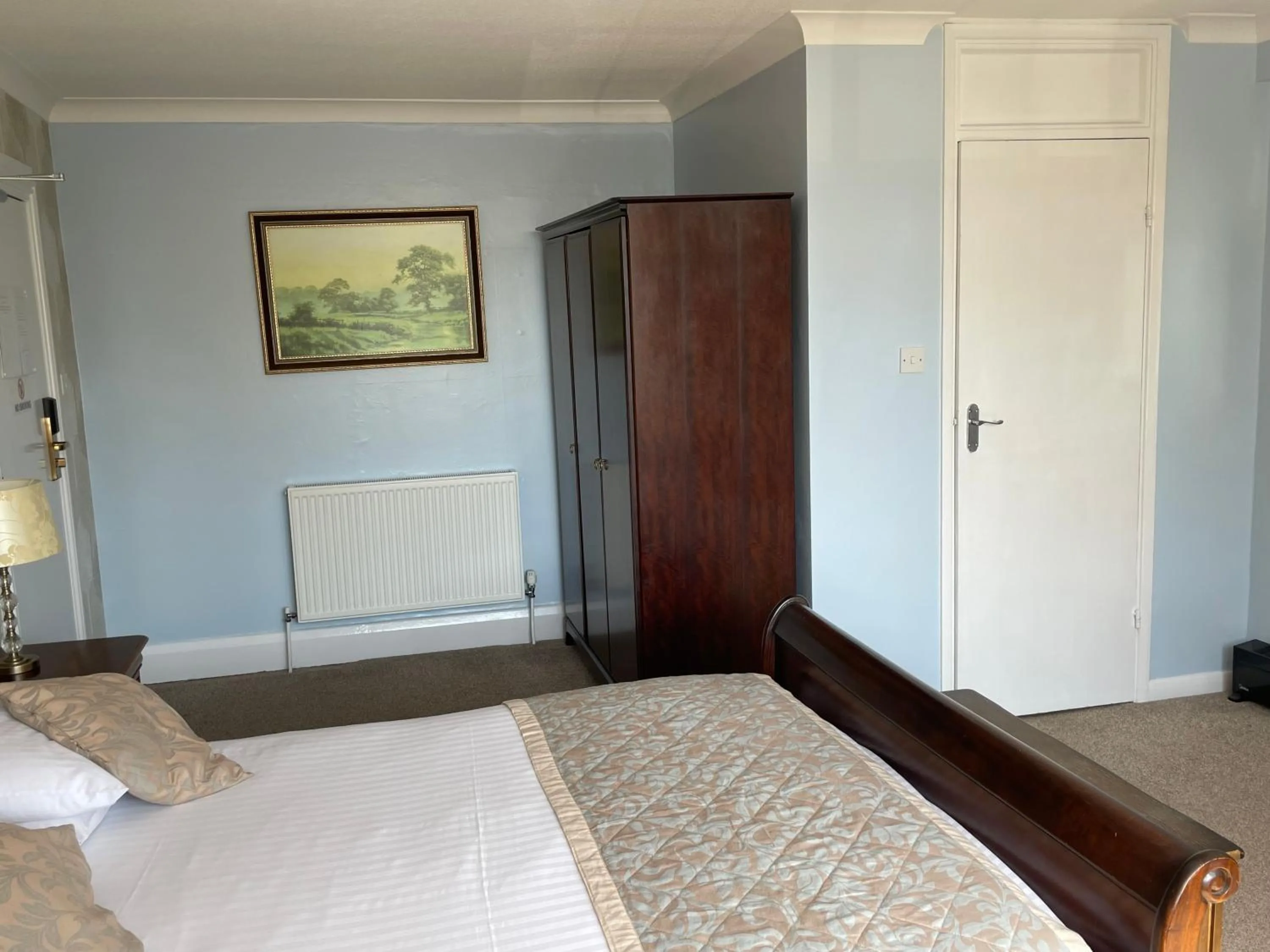 Bedroom, Bed in Yellow Mountain Hotel