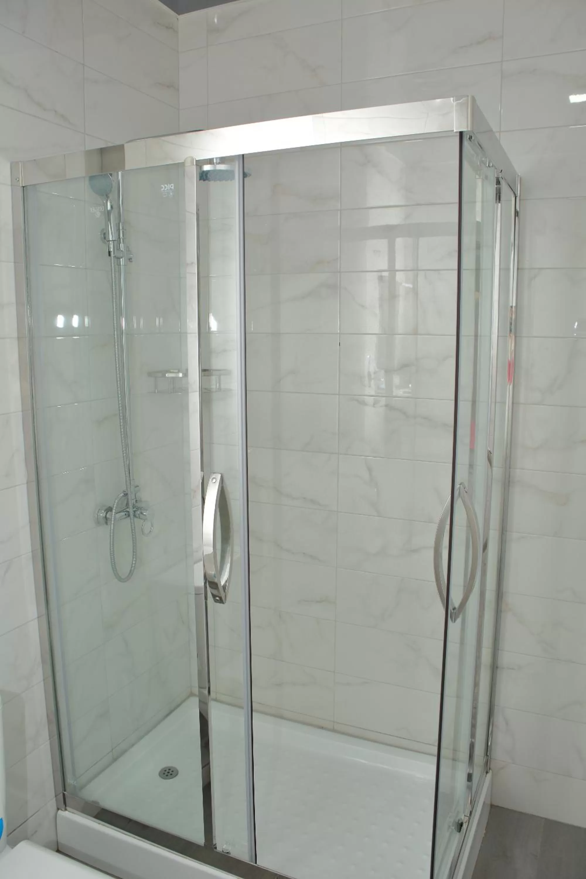 Shower, Bathroom in Golden Hotel