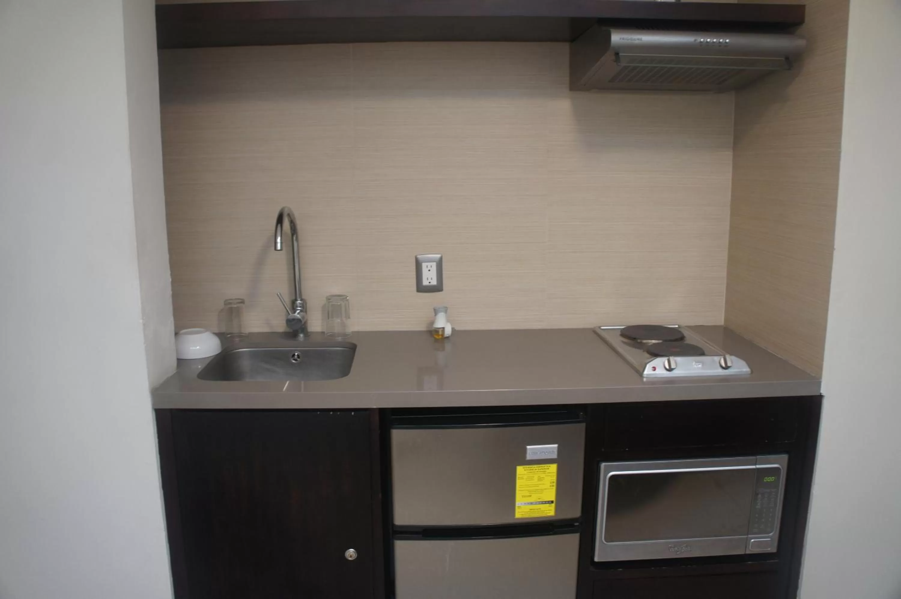 Kitchen or kitchenette in Suites San Luis
