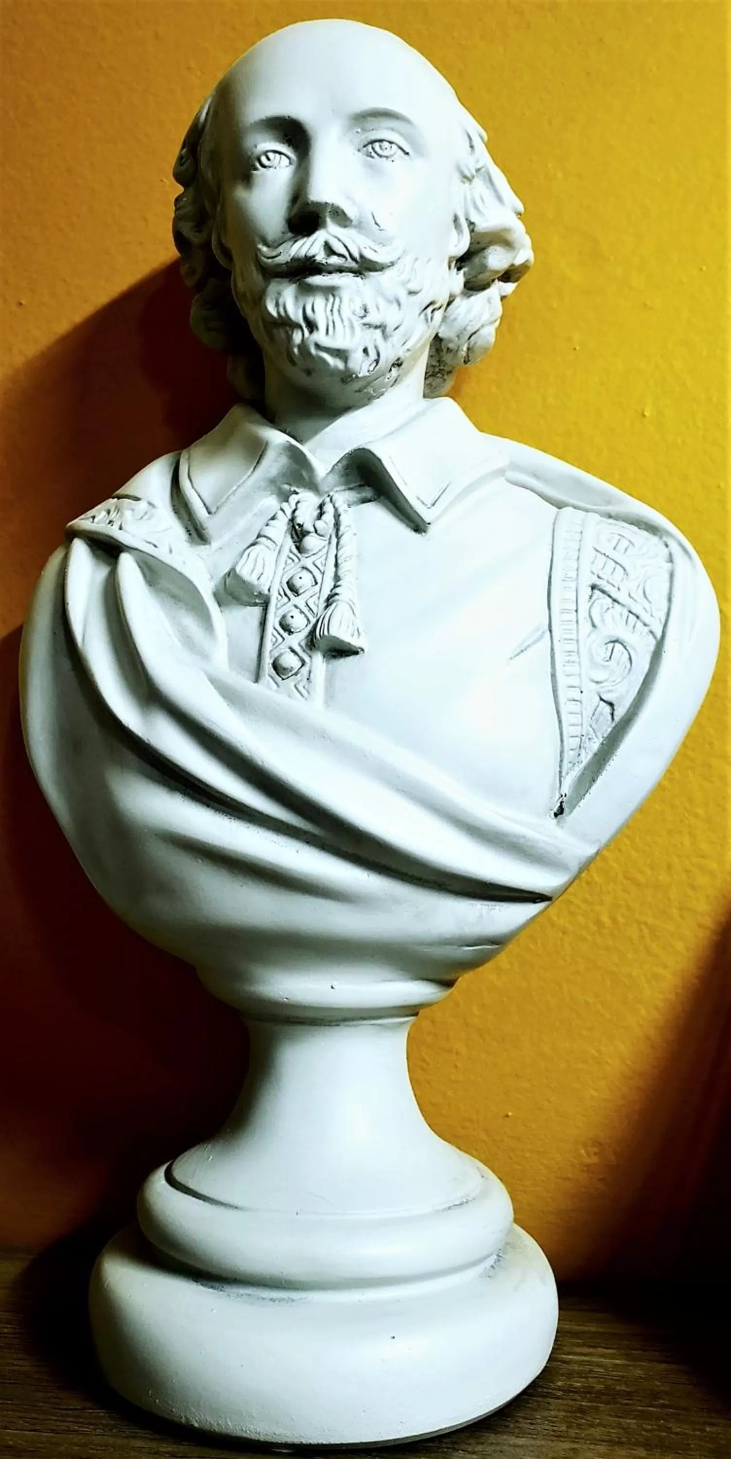 Decorative detail in Travellers Motel