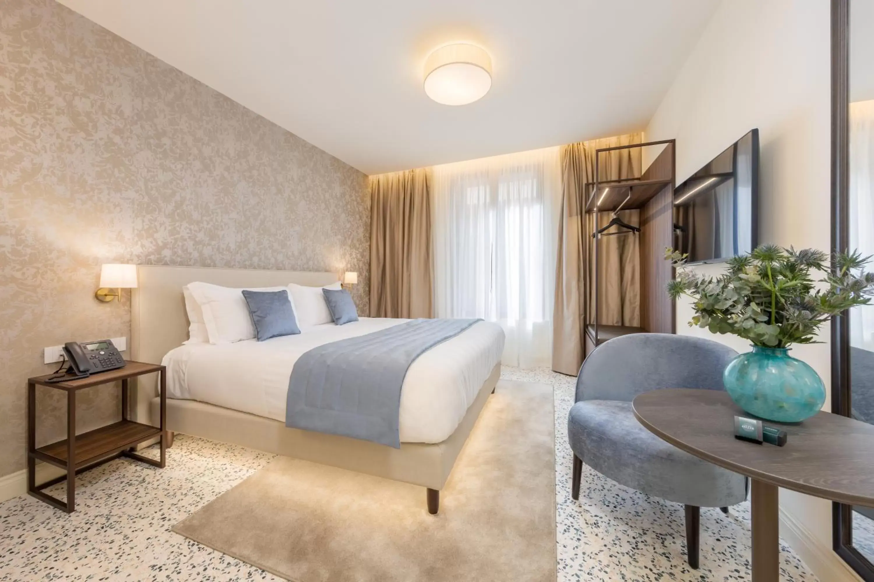 Deluxe Double or Twin Room in Palazzo Keller Deluxe Double or Twin Room in Palazzo Keller