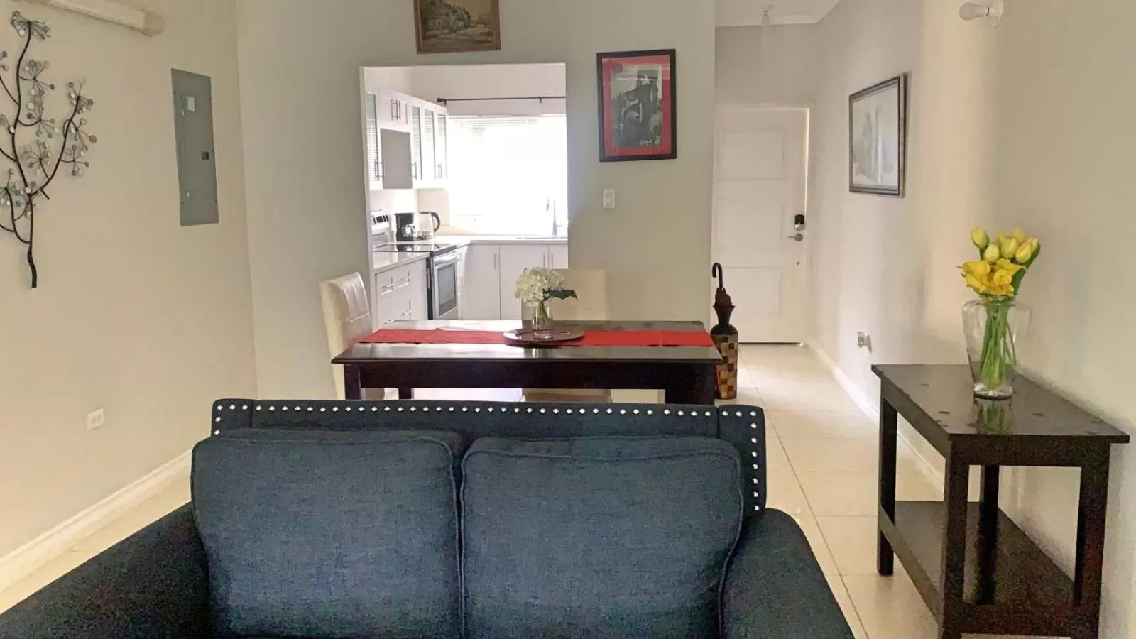 Living room, Kitchen/Kitchenette in Jamnick Vacation Rentals - Richmond, St Ann, Jamaica