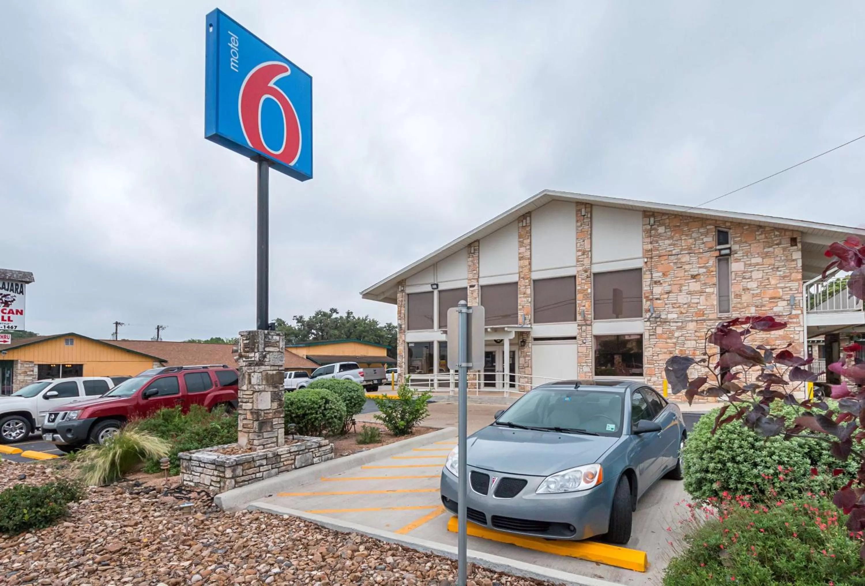 Property building in Motel 6 Boerne TX