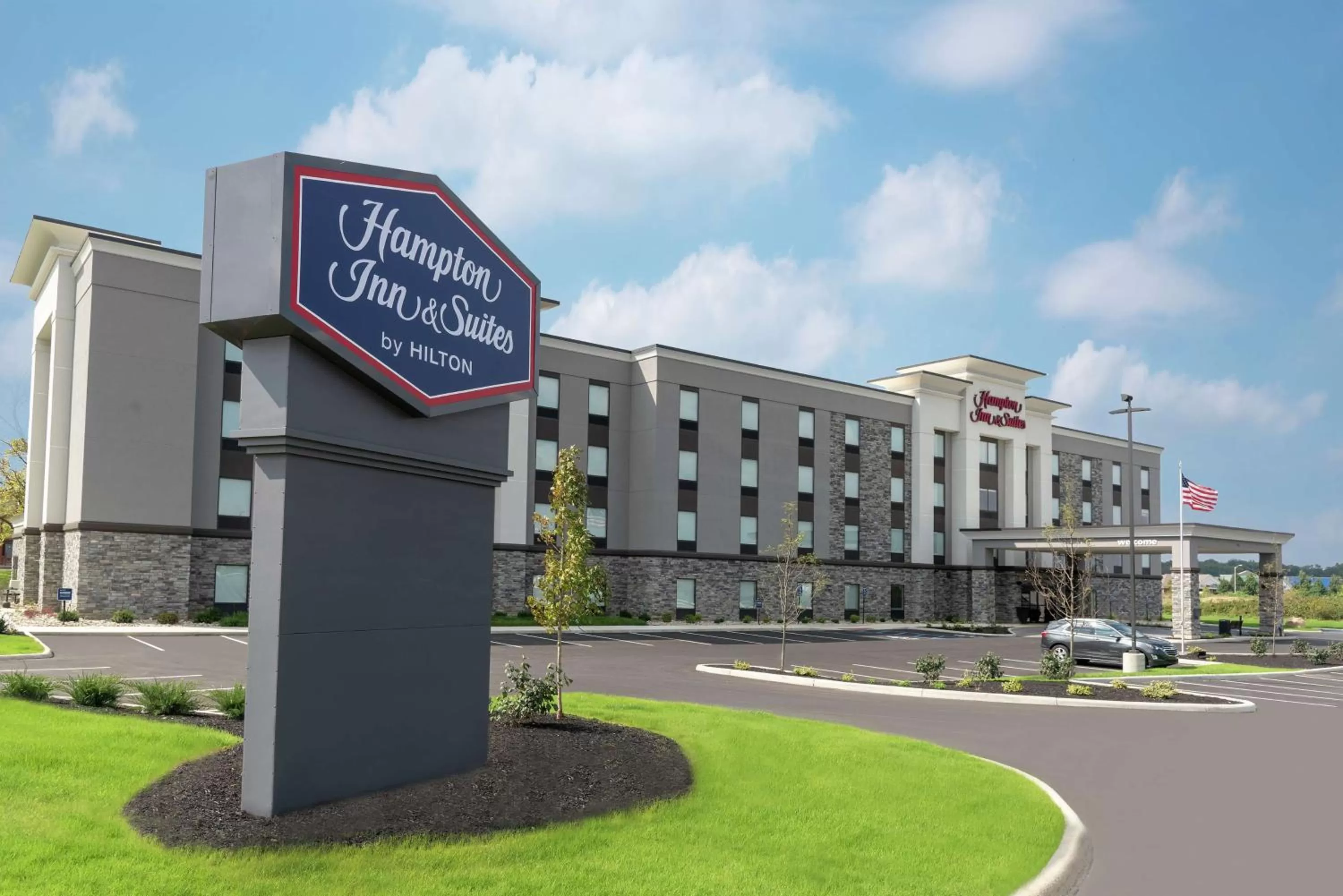 Property building in Hampton Inn & Suites Xenia Dayton
