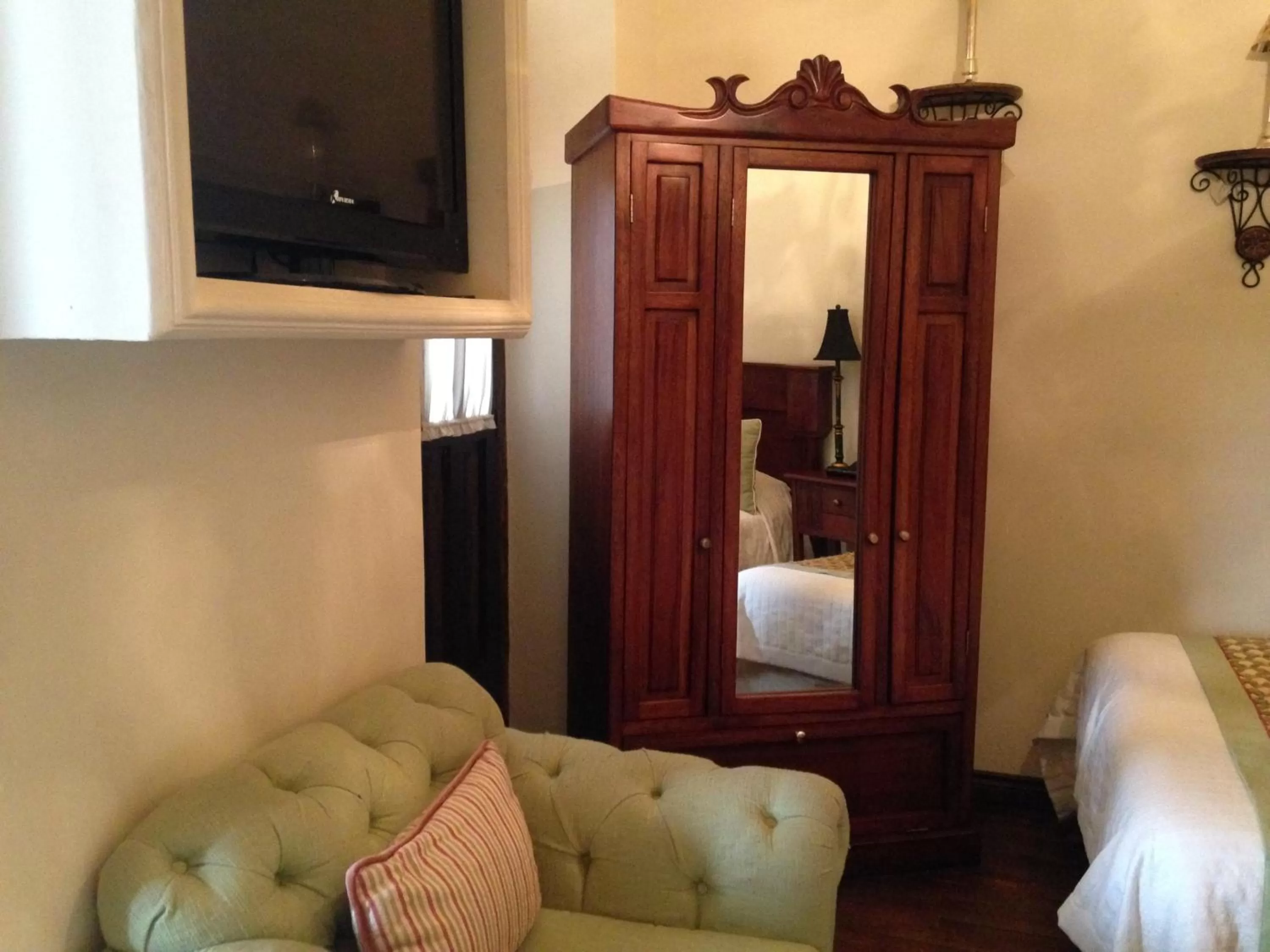 Decorative detail in Roka Plaza Hotel Boutique