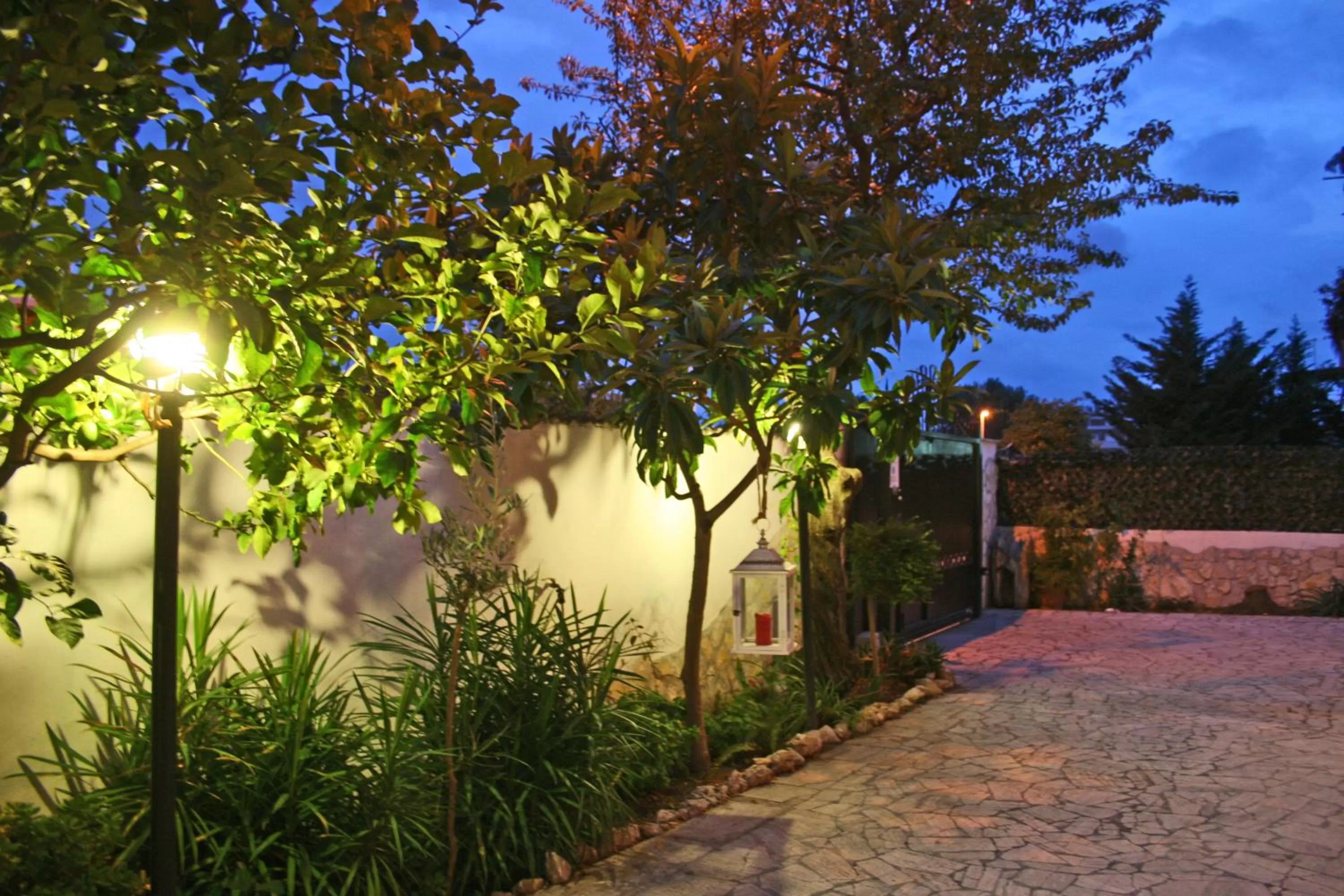 Facade/entrance in Fiumicino Airport B&B Deluxe