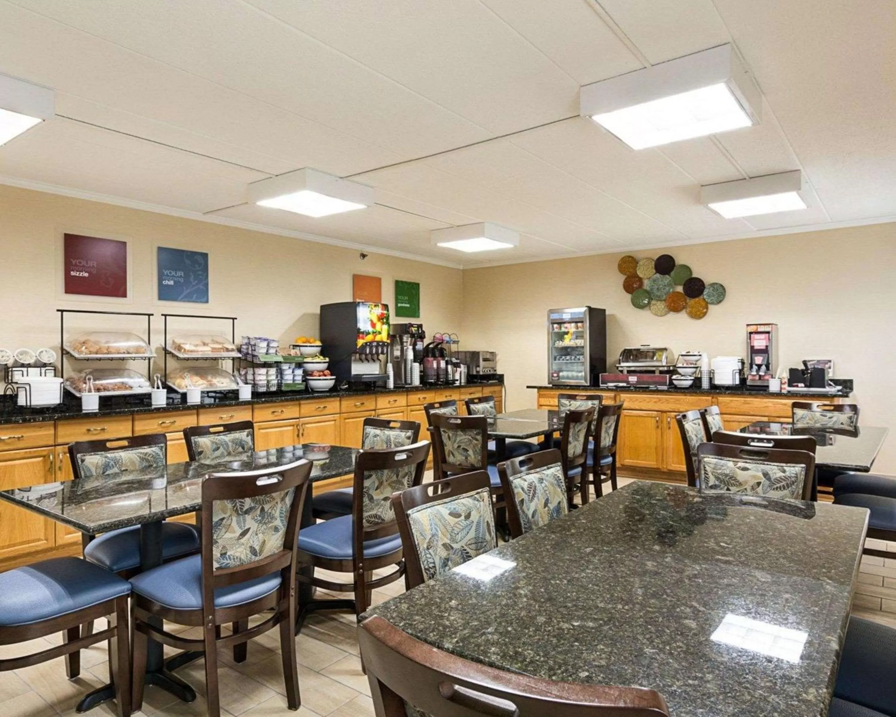 Restaurant/places to eat in Comfort Inn Oxon Hill - National Harbor