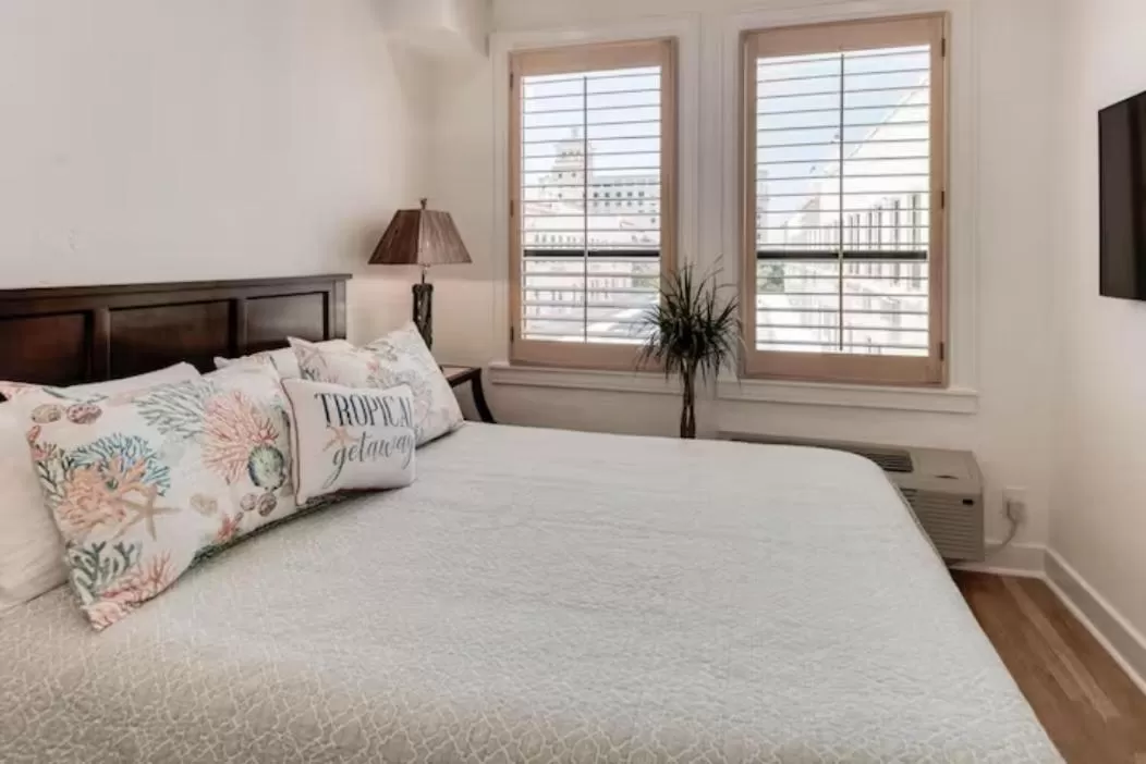 Bedroom, Bed in Tropicals of Palm Beach