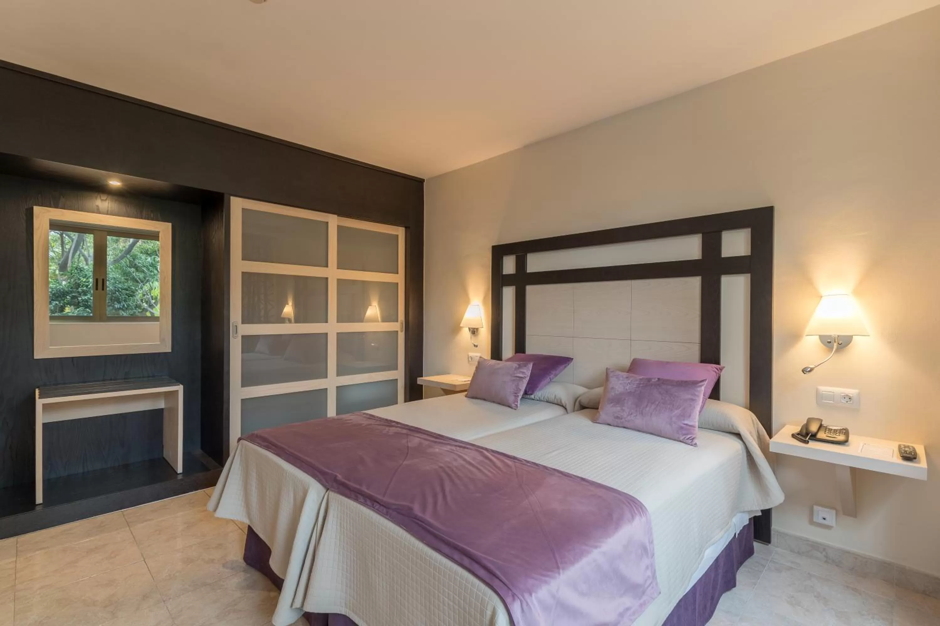 Photo of the whole room, Bed in Hotel Colon Rambla