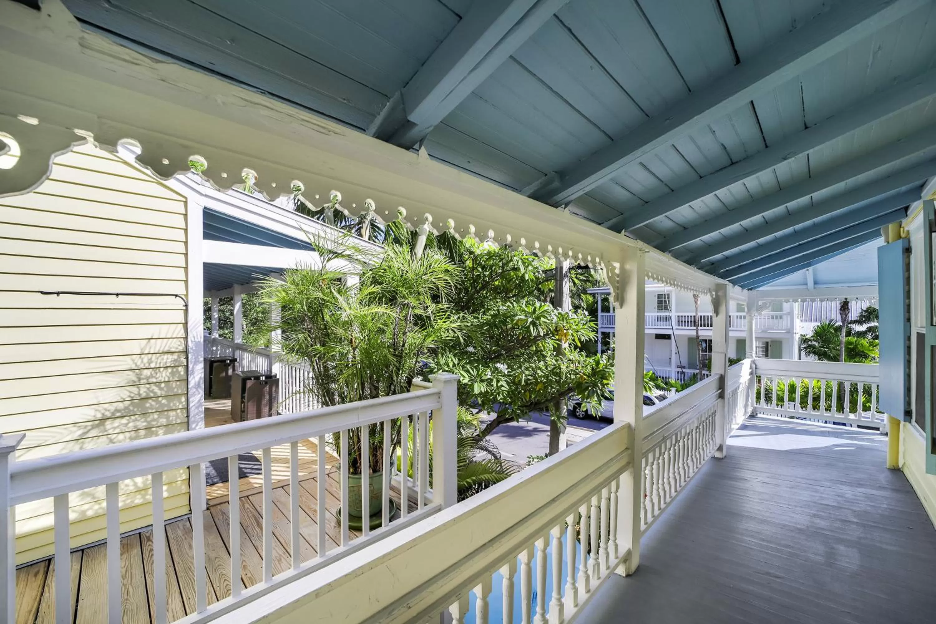 Property building, Balcony/Terrace in Tranquillity