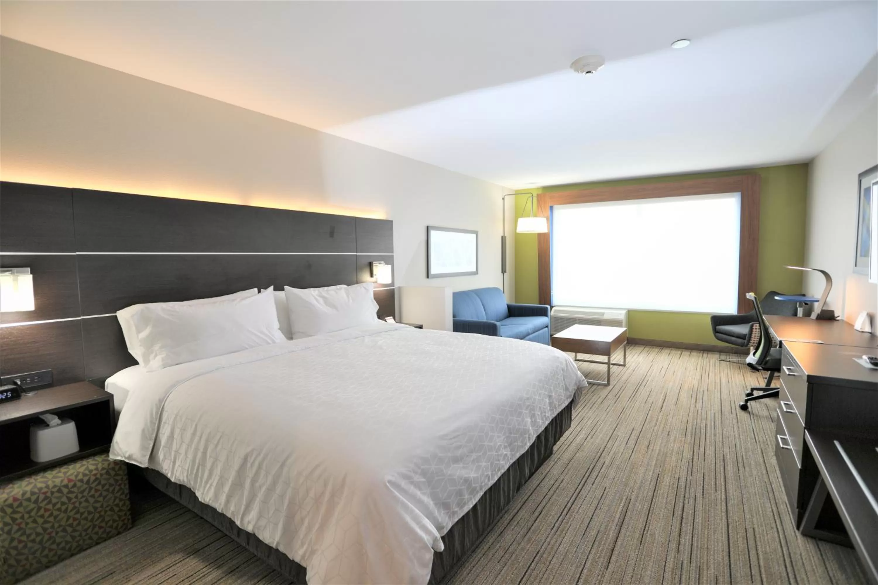 Bedroom, Bed in Holiday Inn Express & Suites - Forney by IHG