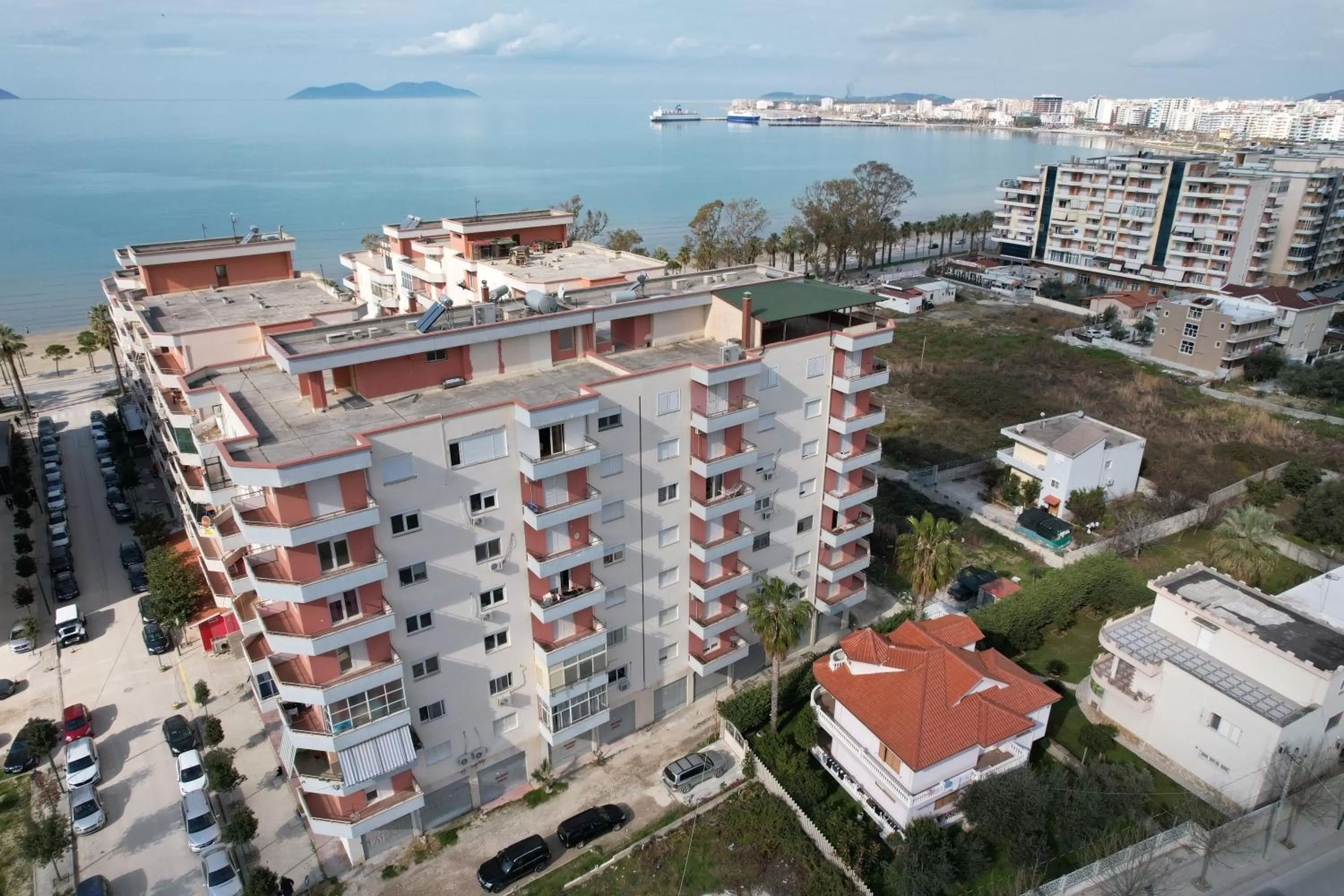 Property building, Bird's-eye View in FAMILY SUITE RESIDENCE