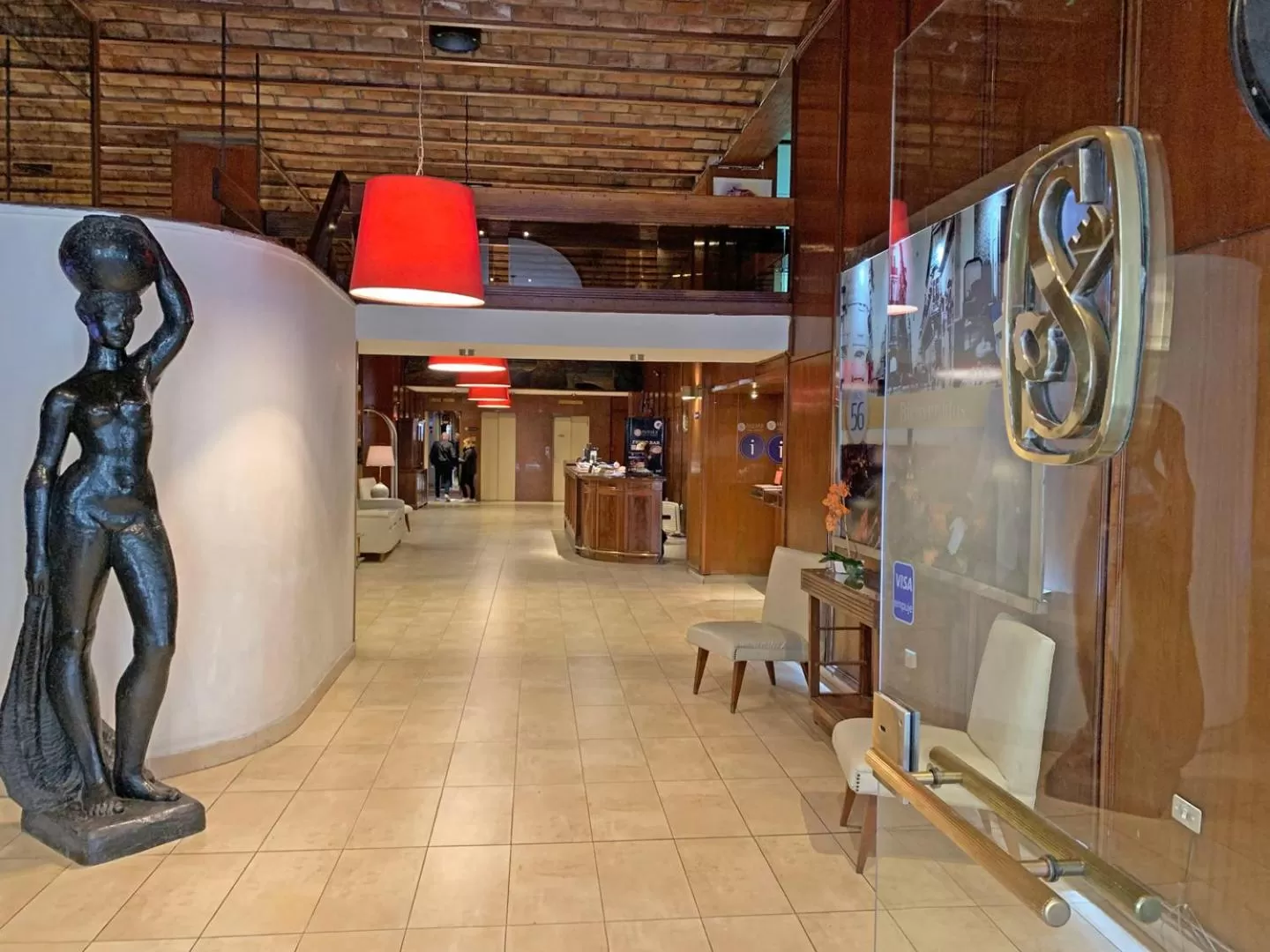 Facade/entrance in Hotel Sussex