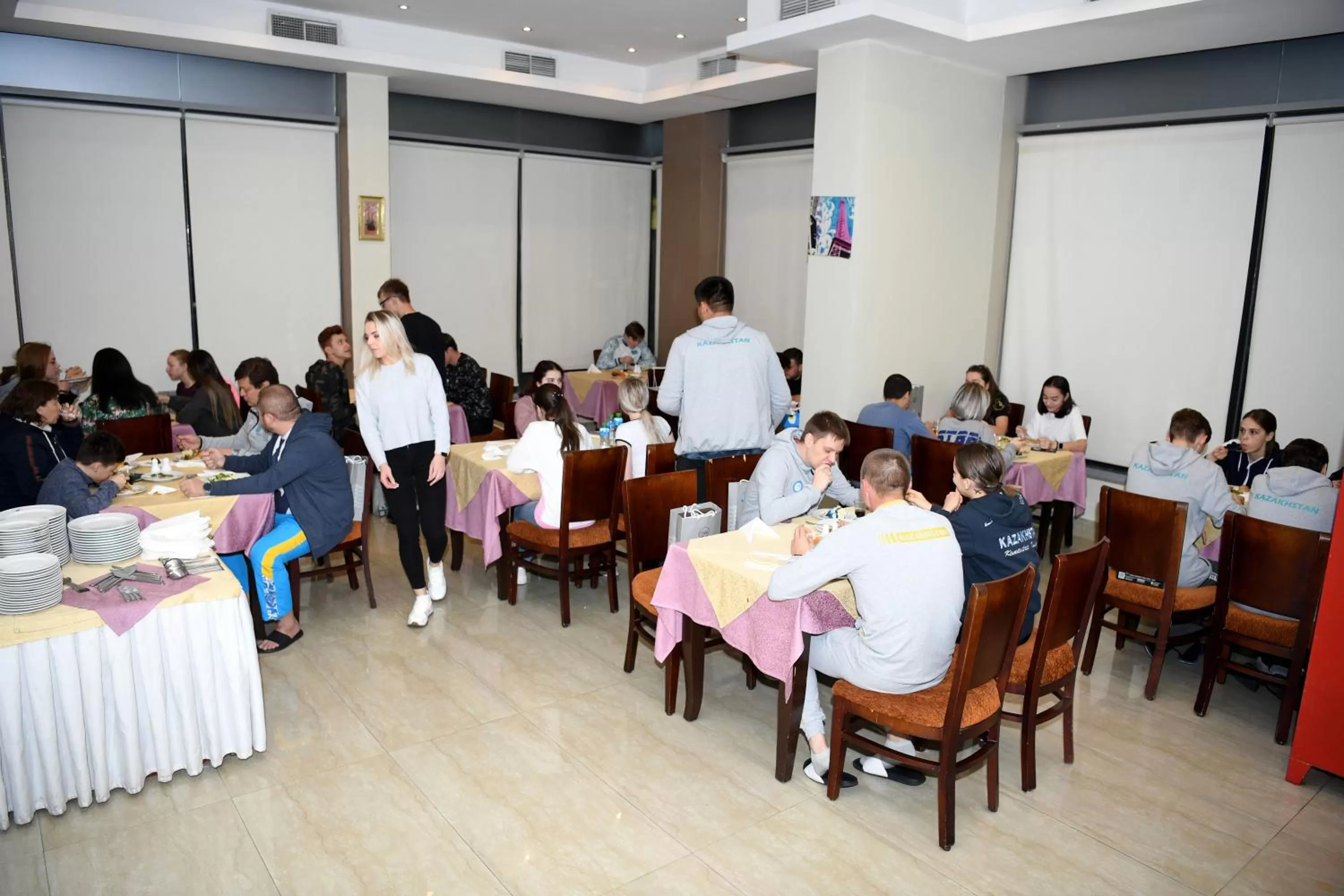 Restaurant/places to eat in Continental Inn Hotel Al Farwaniya