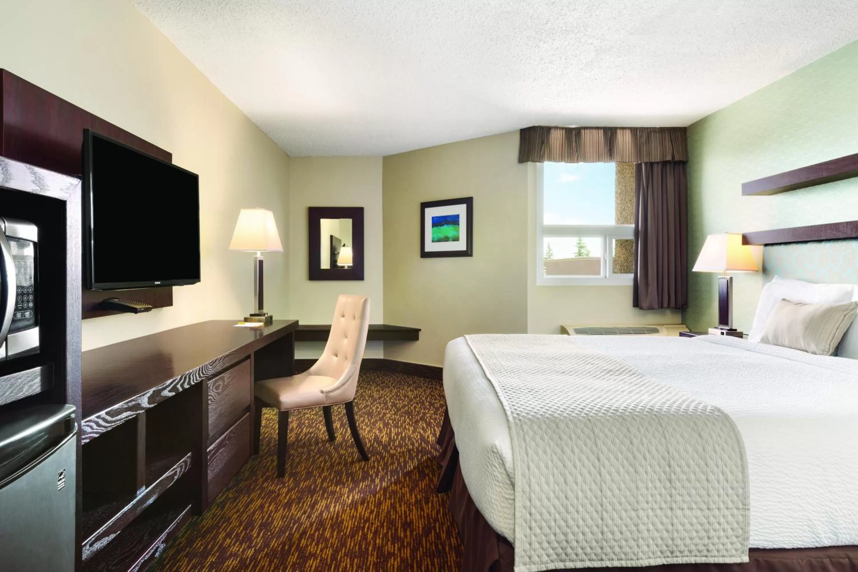 Photo of the whole room, Bed in Days Inn by Wyndham Vermilion