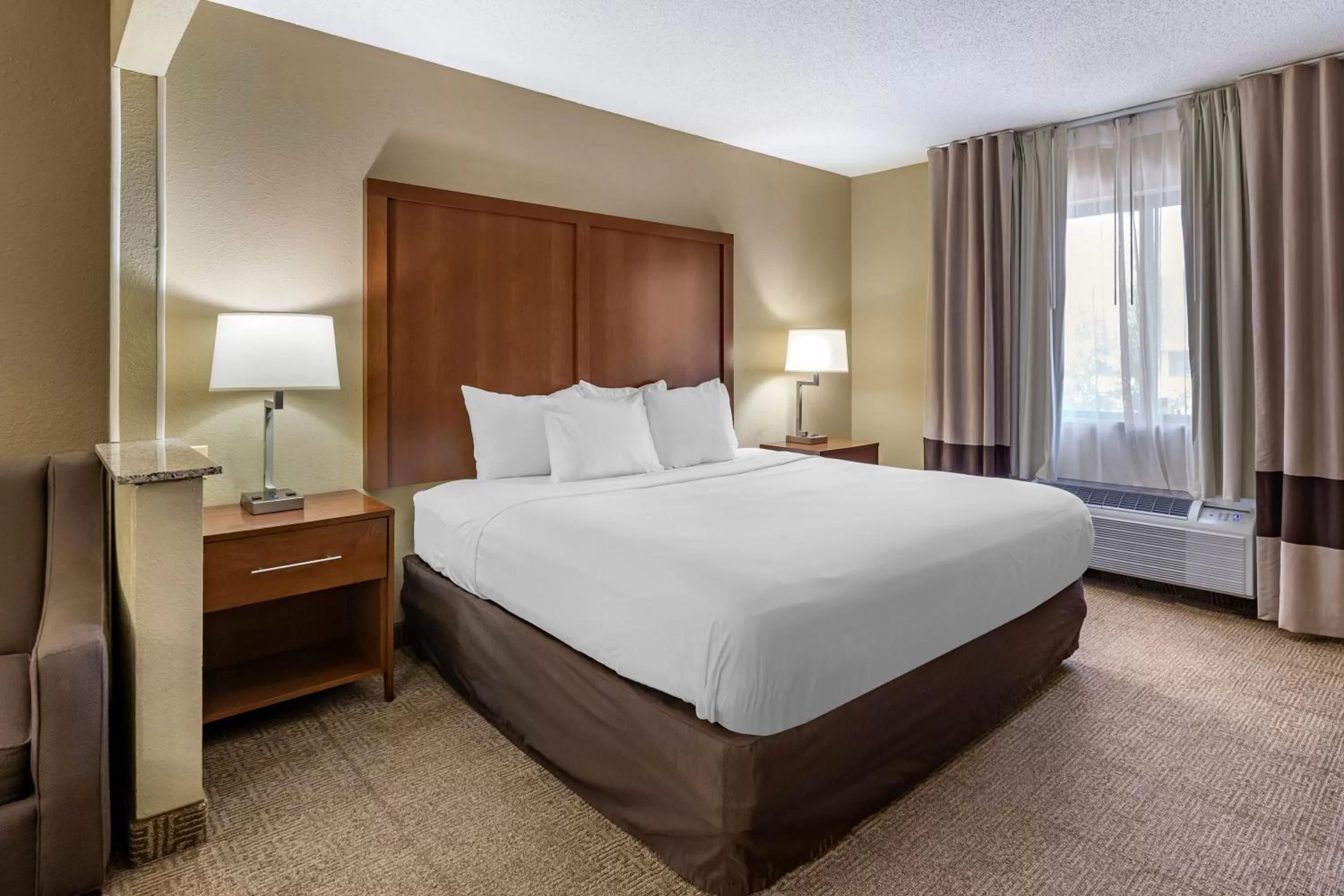 Bed in Comfort Inn Moline - Quad Cities