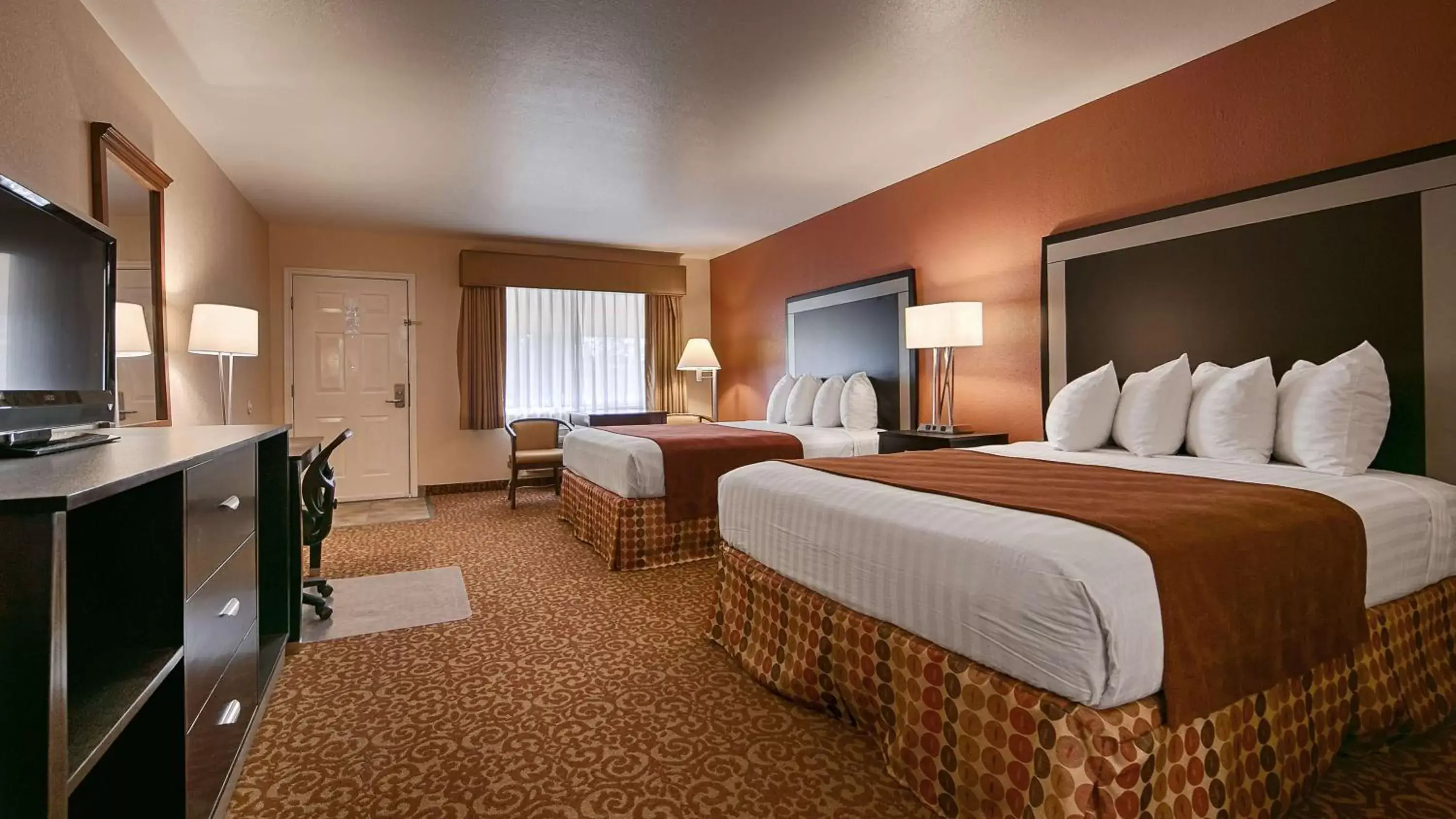 Queen Room with Two Queen Beds and Kitchenette in SureStay Hotel by Best Western Zapata Queen Room with Two Queen Beds and Kitchenette in SureStay Hotel by Best Western Zapata