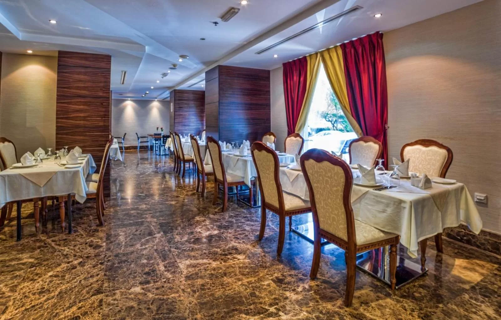 Restaurant/places to eat in Executive Suites Abu Dhabi