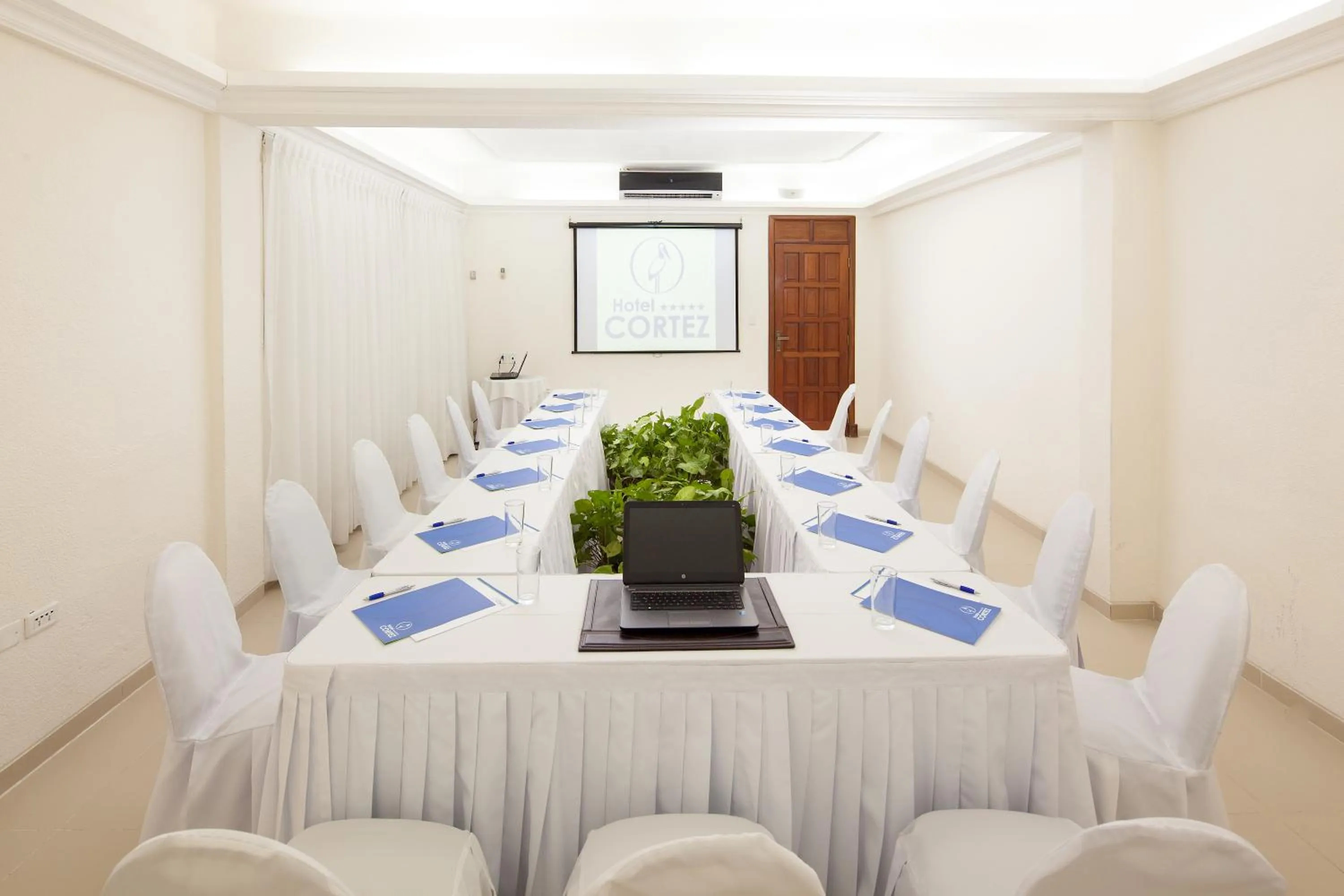 Meeting/conference room in Hotel Cortez