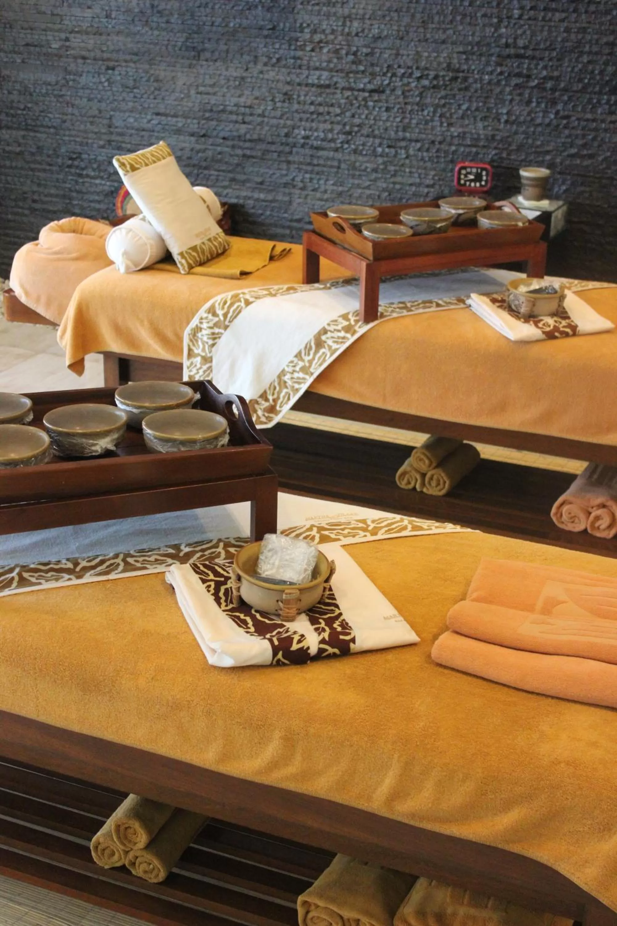 Spa and wellness centre/facilities, Bed in Novotel Balikpapan