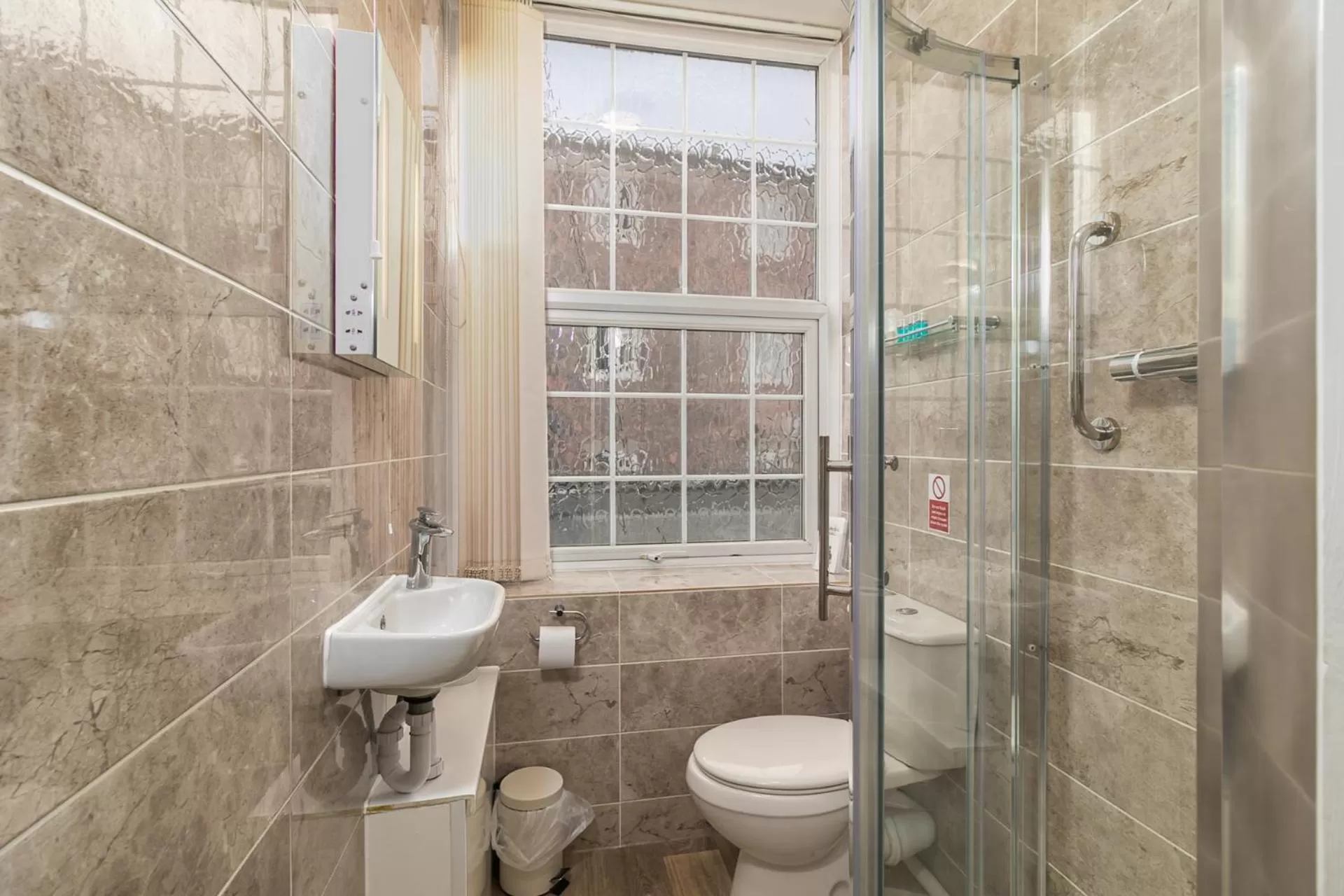 Shower in Skegness The Royal Hotel