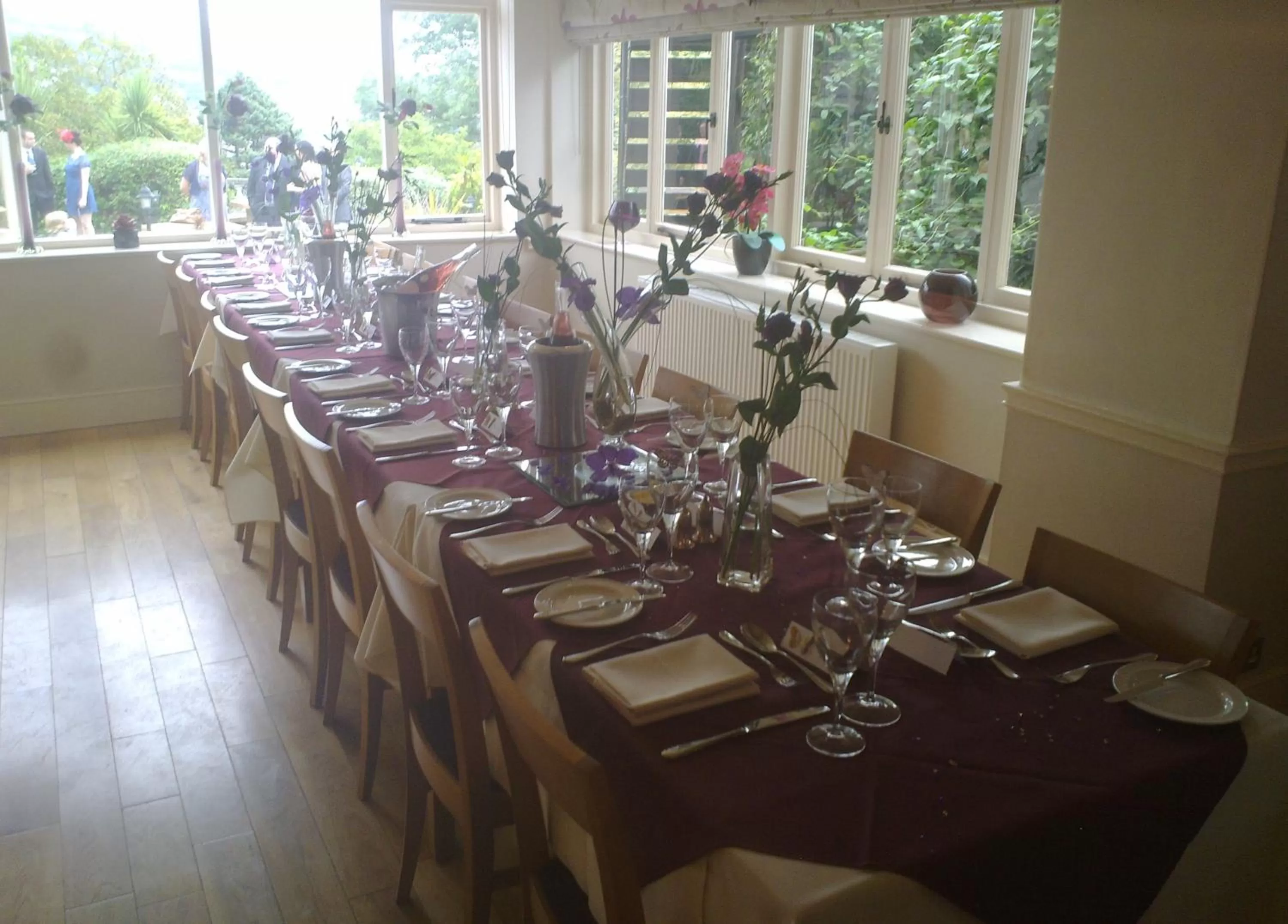 Restaurant/places to eat in The Mariners Hotel