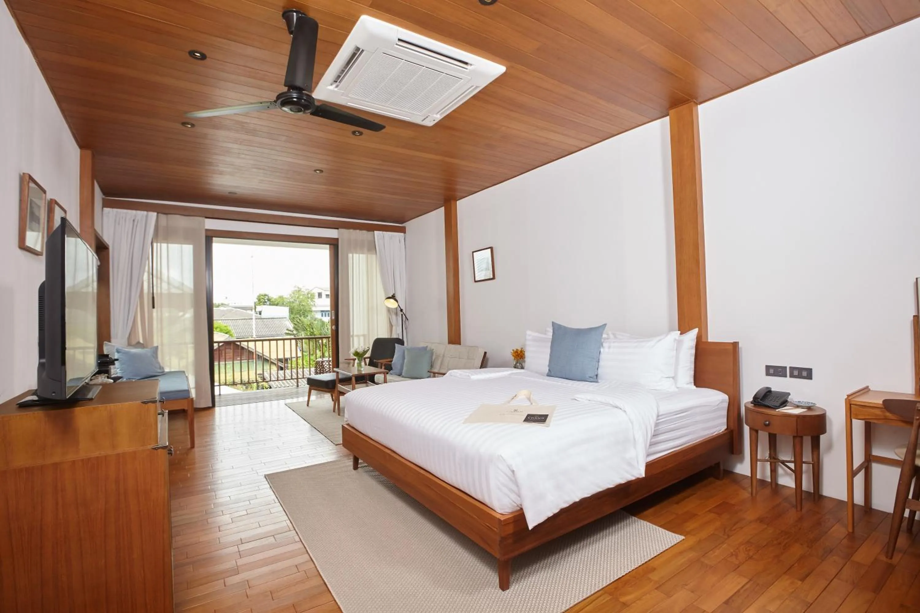 Property building, Bed in Chann Bangkok Noi