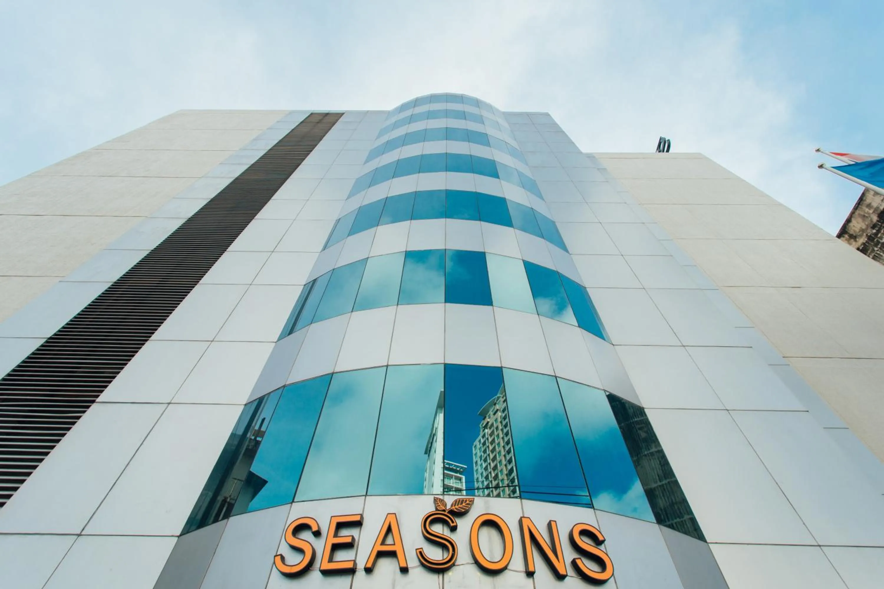 Property logo or sign in Seasons Siam Hotel