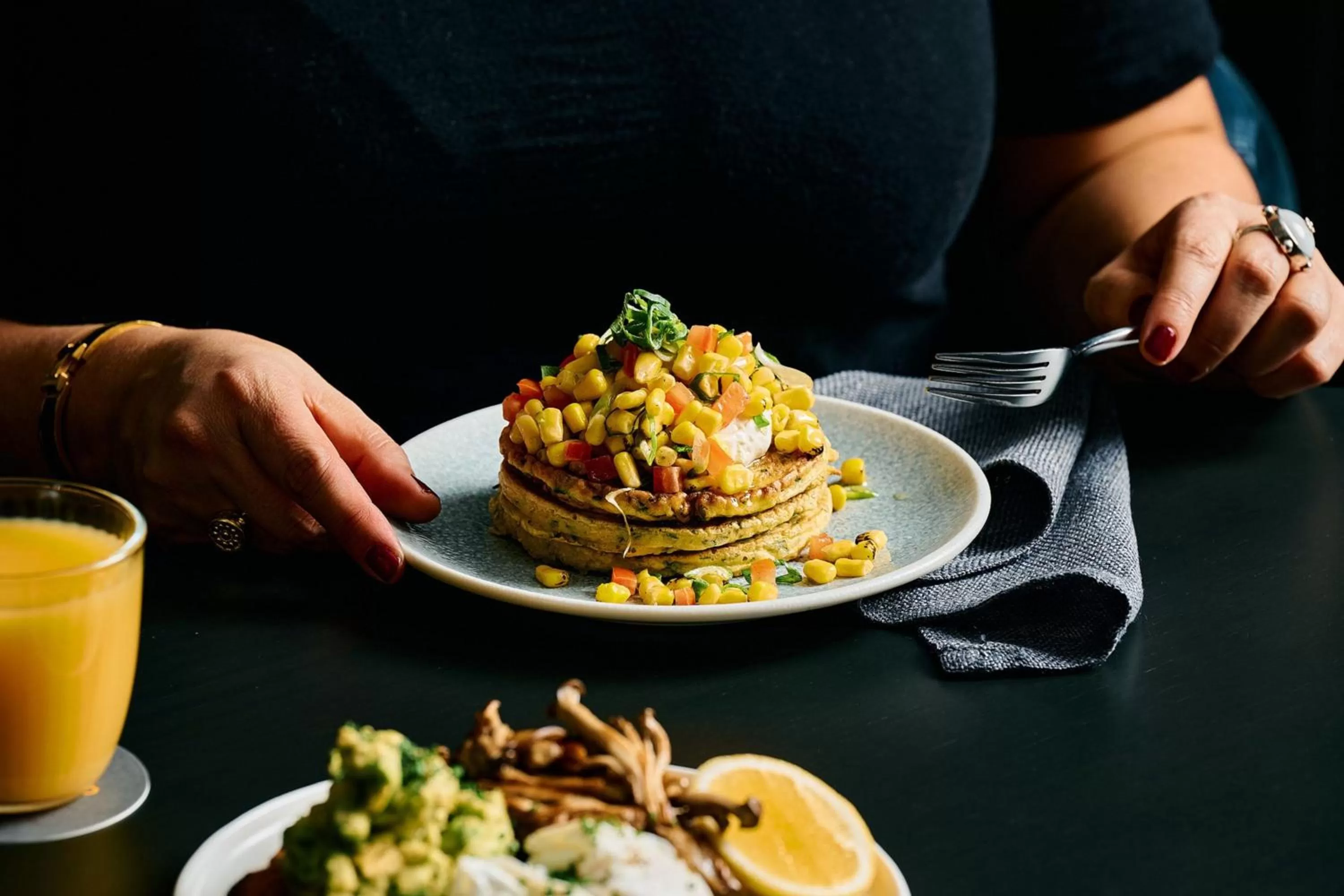 Lounge or bar in Courtyard by Marriott Melbourne Flagstaff Gardens