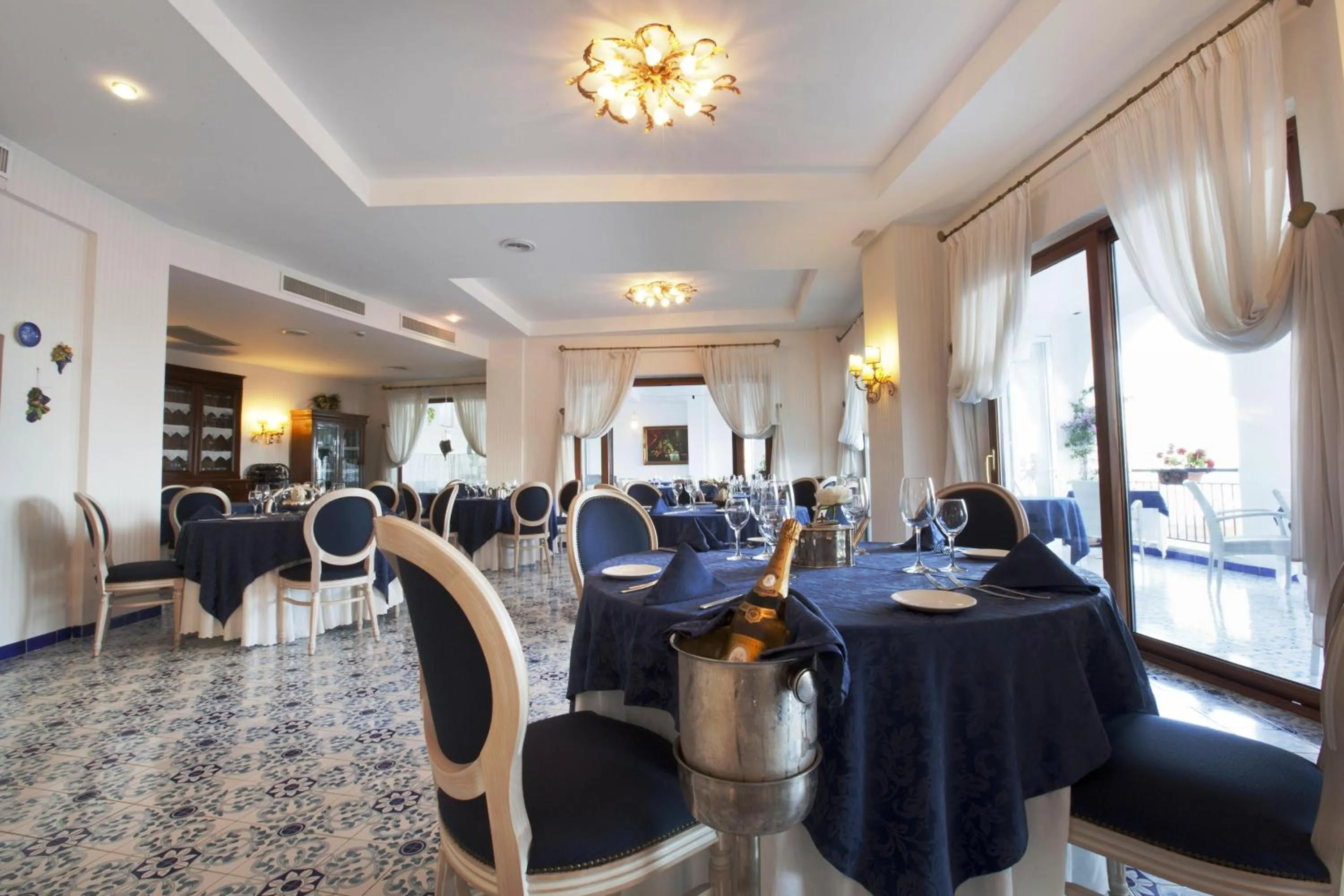Restaurant/places to eat in Punta Campanella Resort & Spa