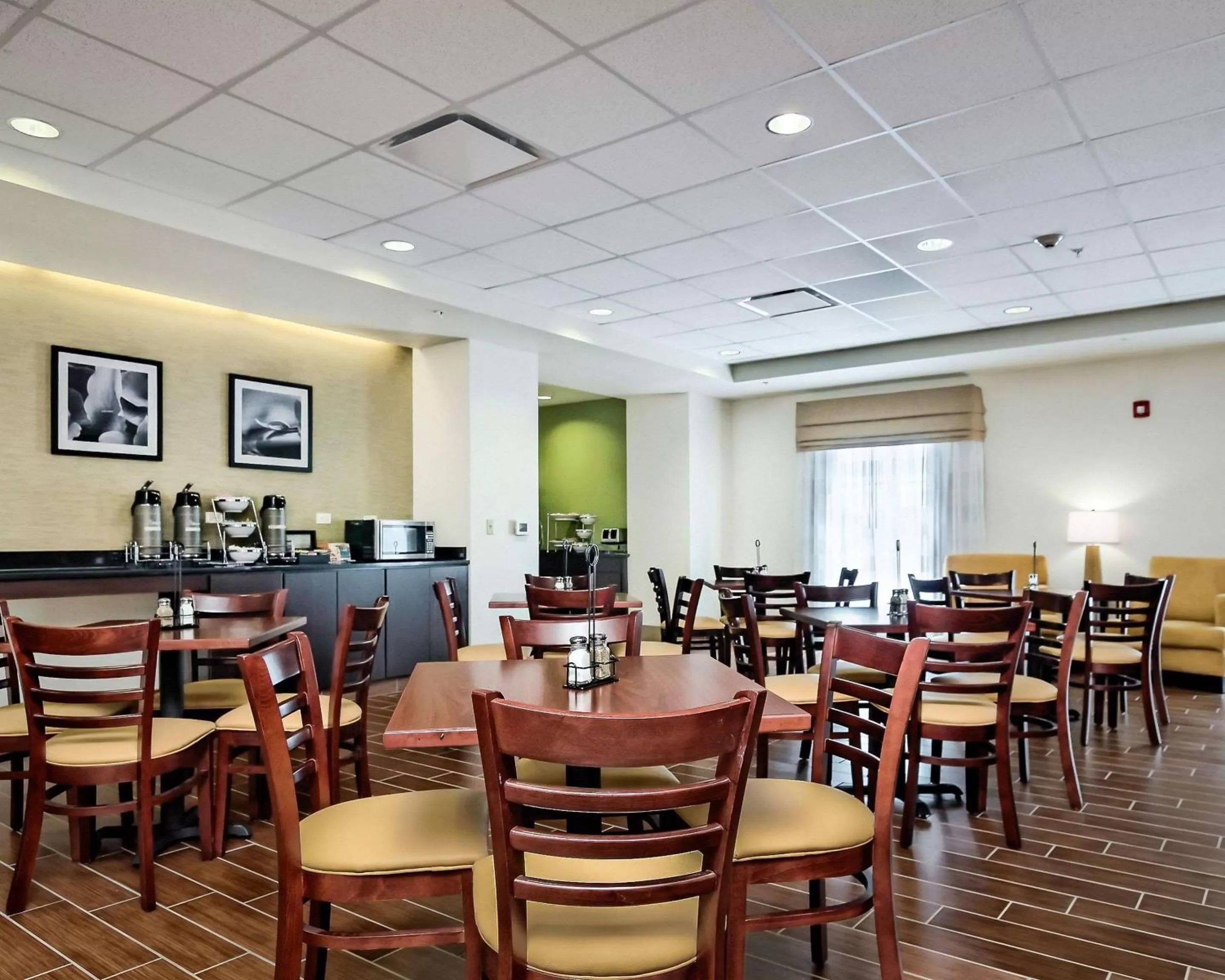 Restaurant/places to eat in Sleep Inn & Suites Fort Scott