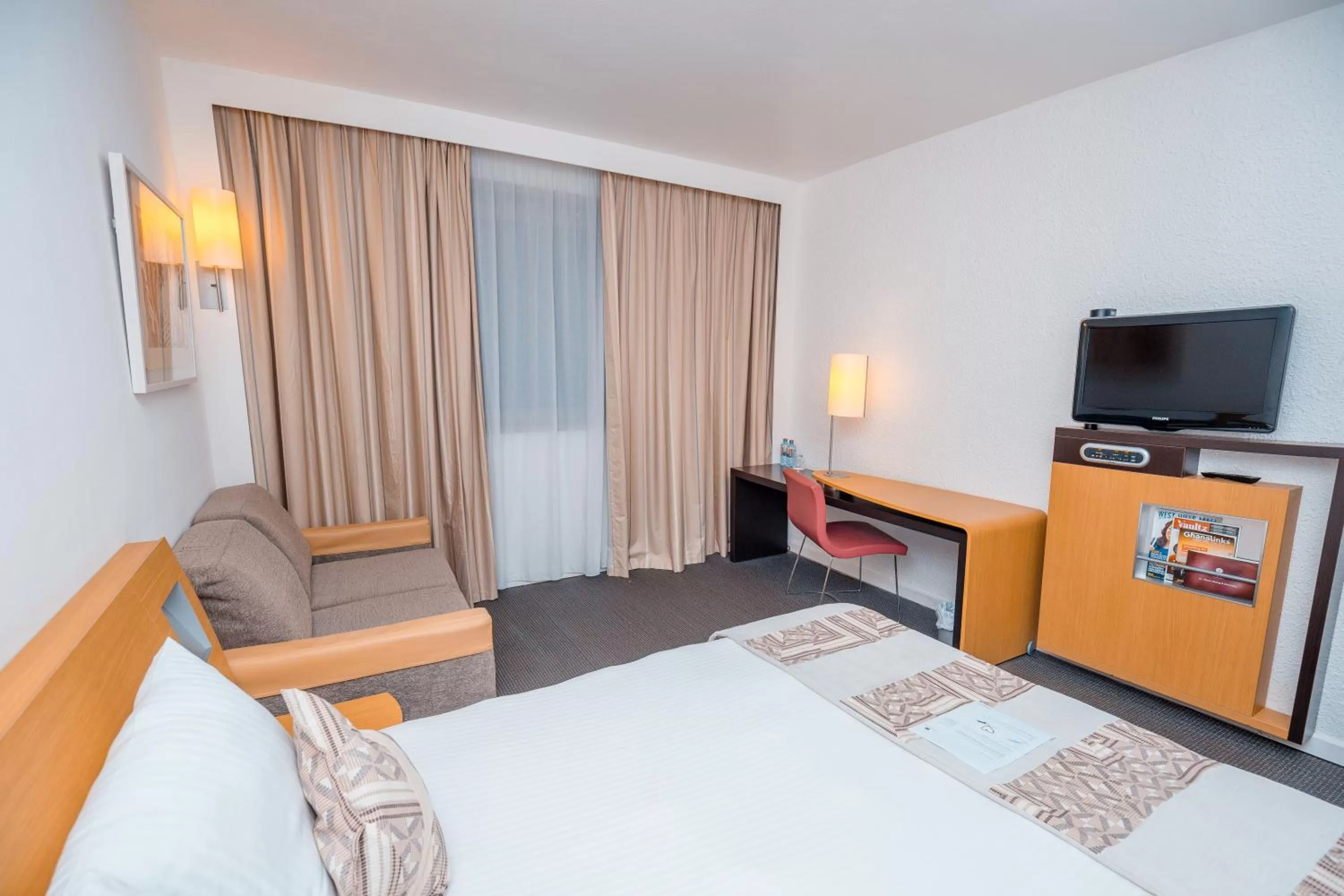 Bed in Accra City Hotel