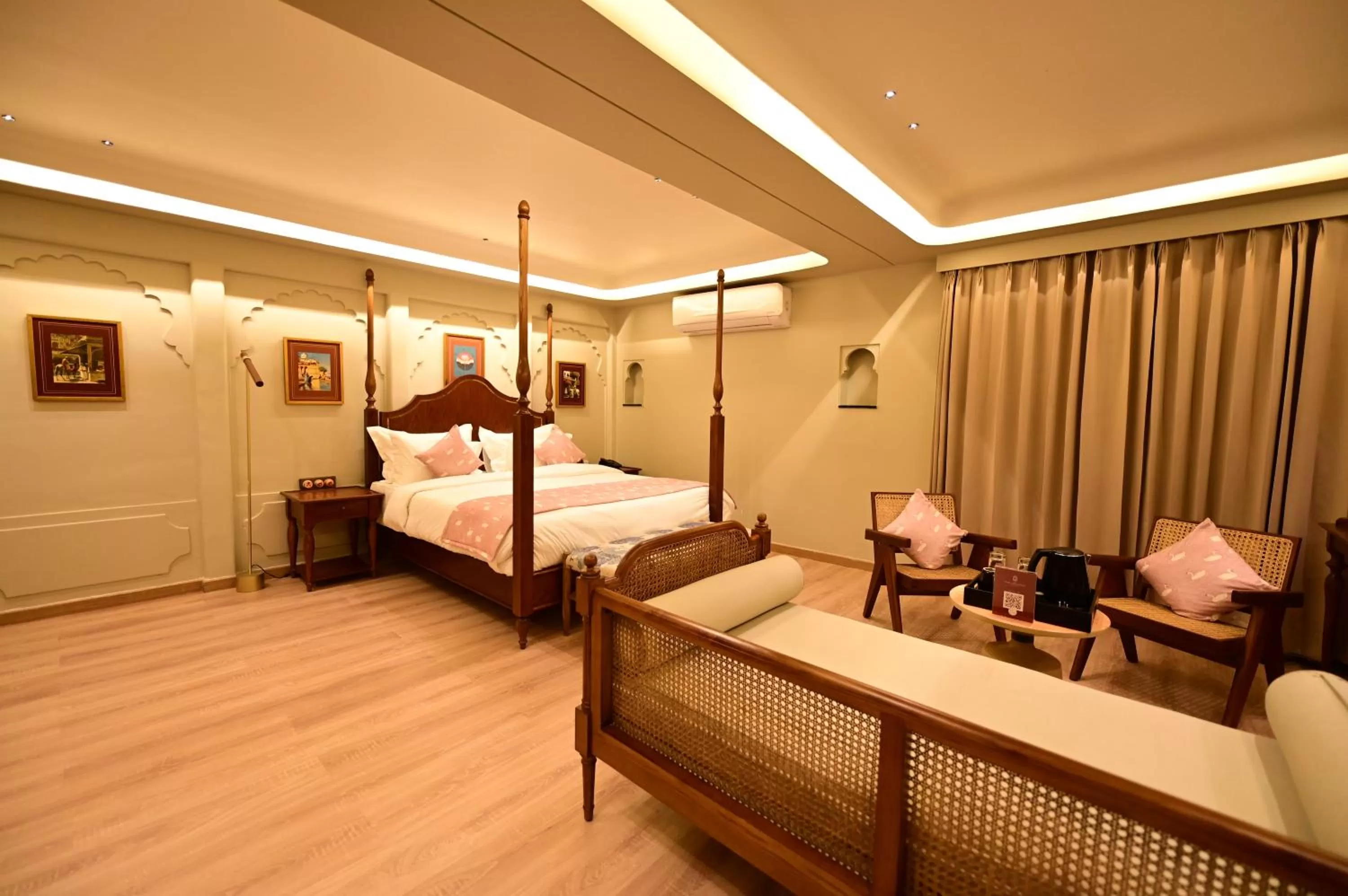 Bed in The Red Pier - My Downtown Hotels