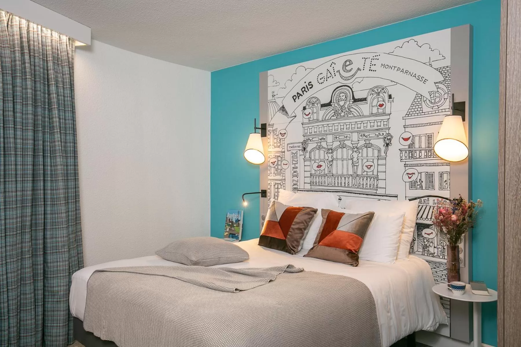 Bed in Hôtel Mercure Paris Centre Gare Montparnasse