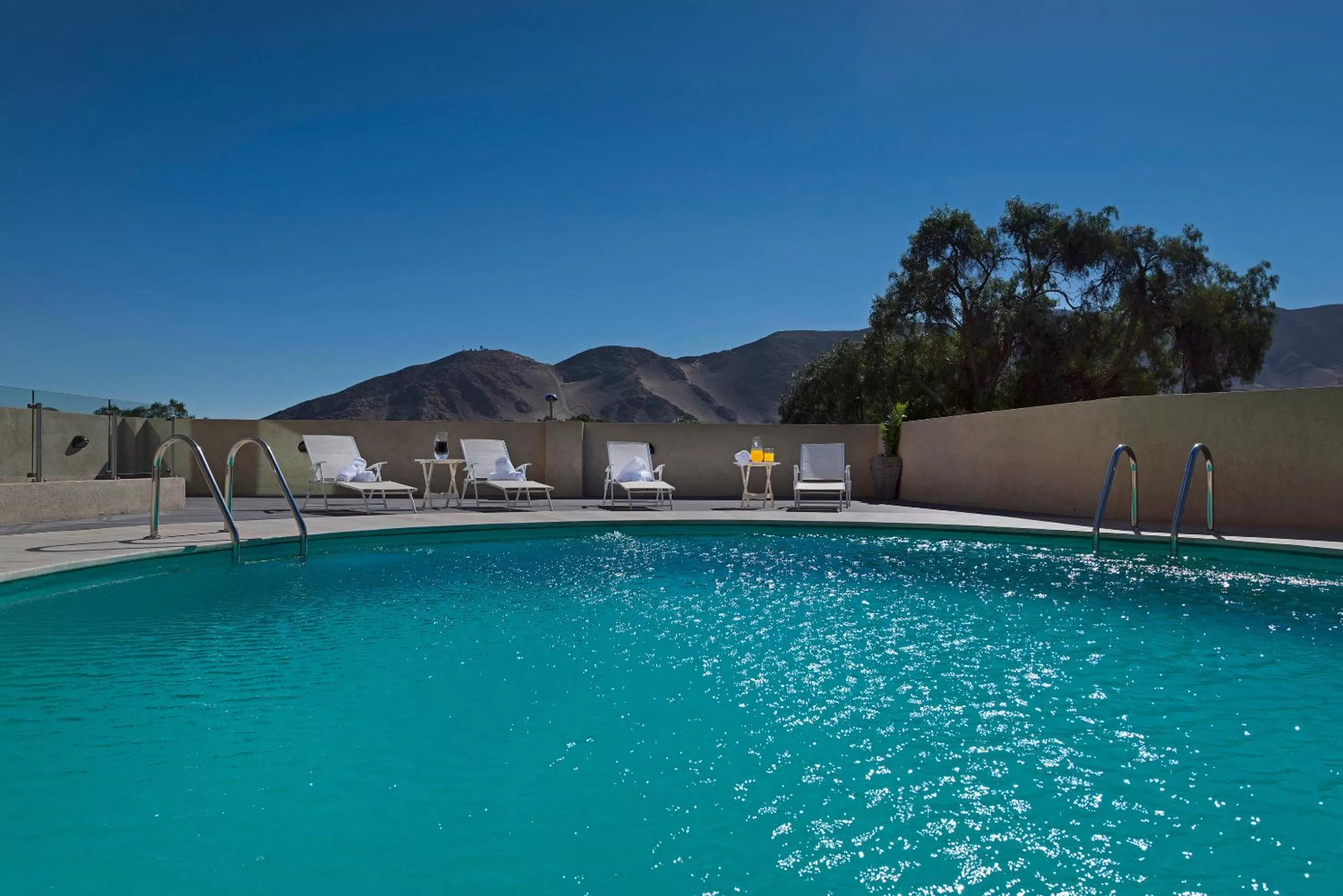 Swimming pool in Hotel Atacama Suites