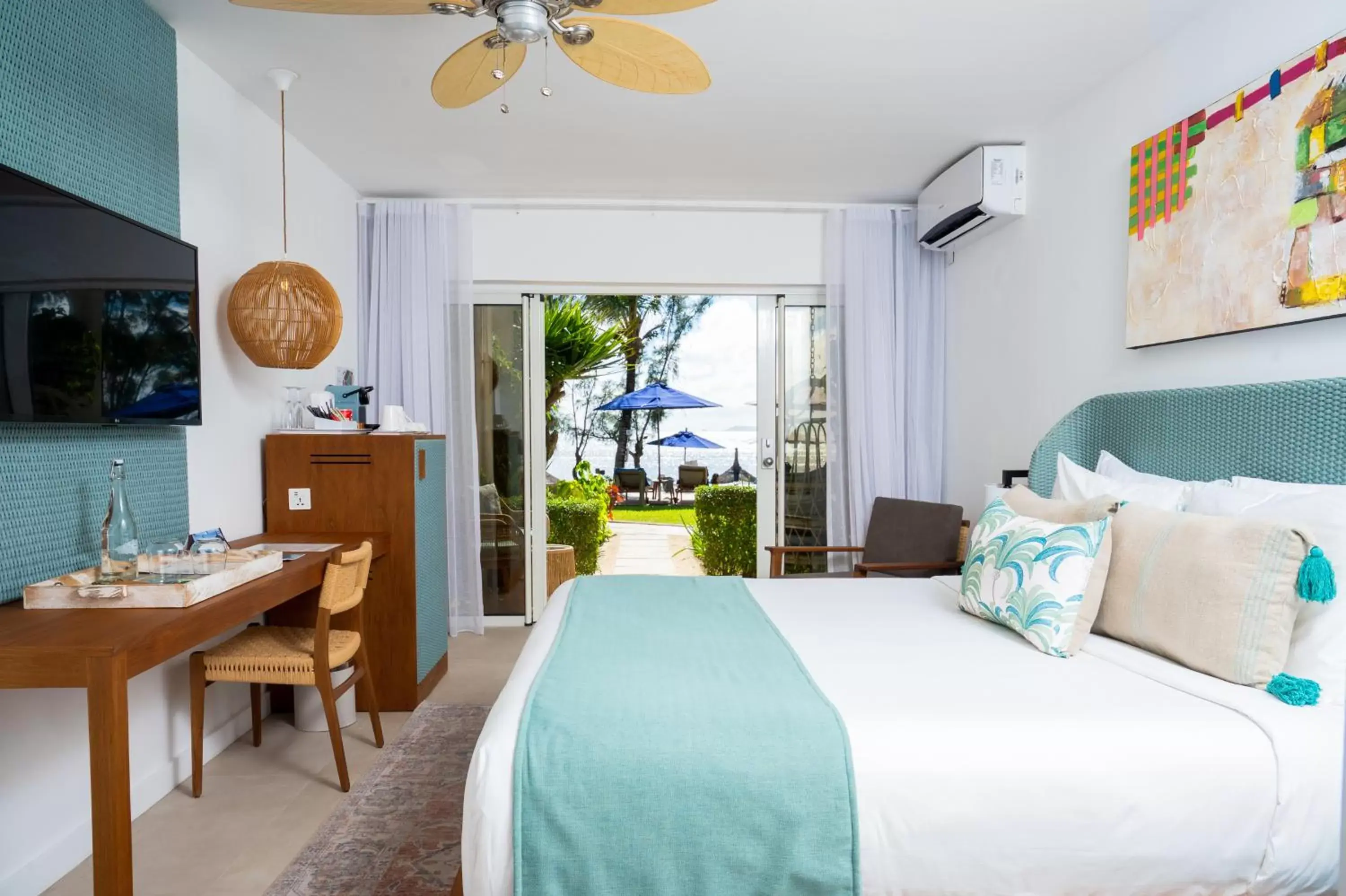 Deluxe Beachfront Room - single occupancy in Seapoint Boutique Hotel Deluxe Beachfront Room - single occupancy in Seapoint Boutique Hotel
