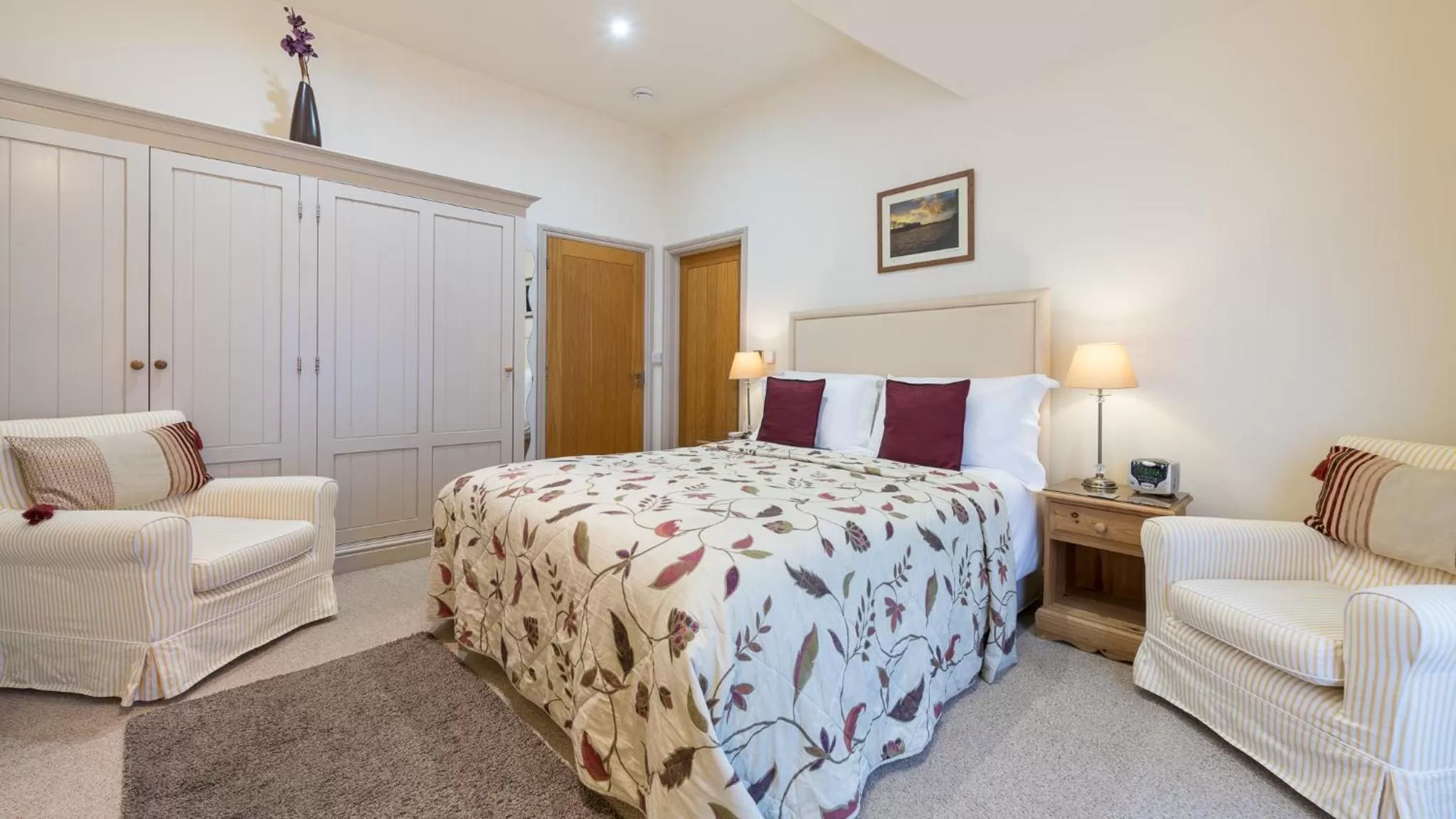 Photo of the whole room, Bed in Canaston Oaks