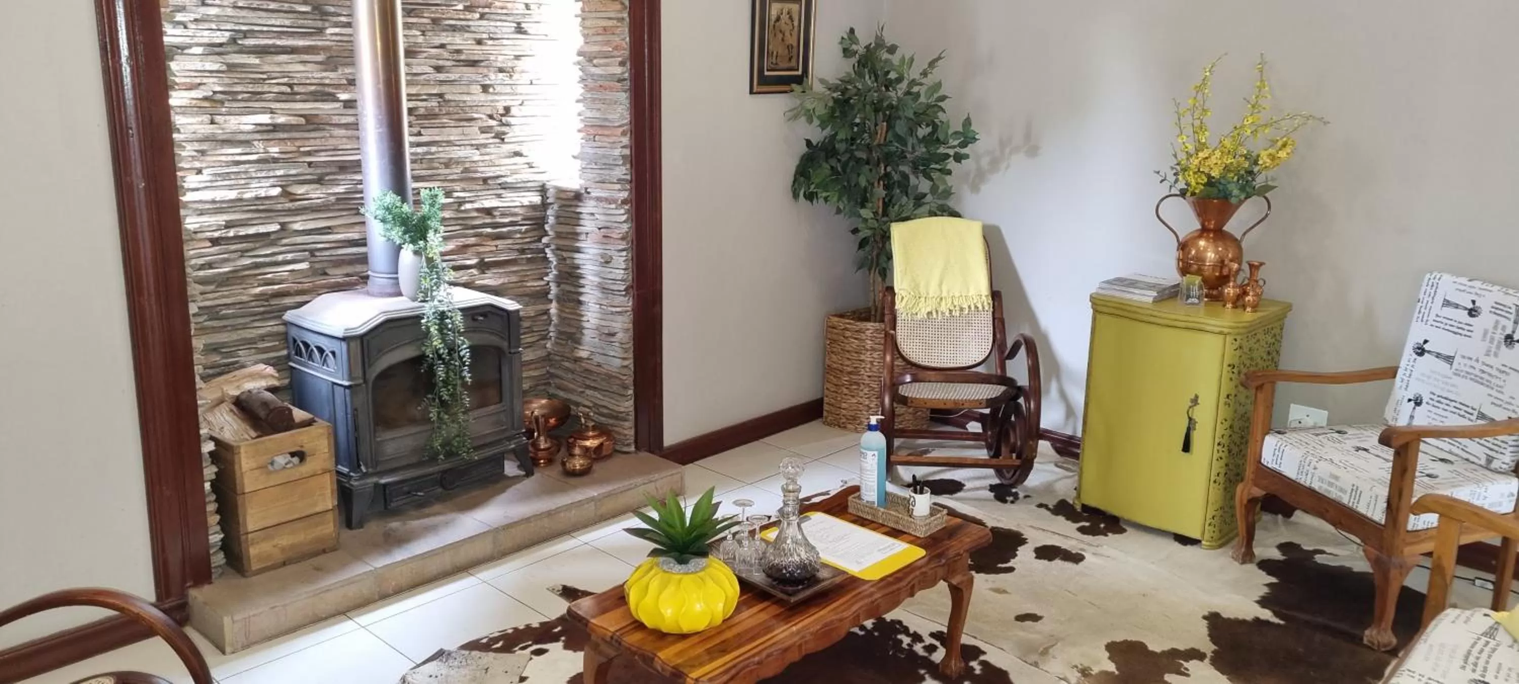 Living room in The Leopard Tree