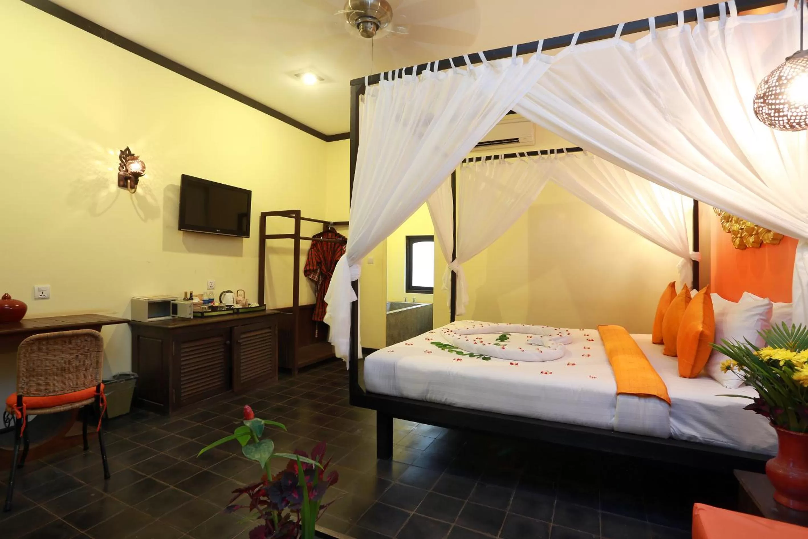 Bedroom, Bed in Residence Indochine D'angkor