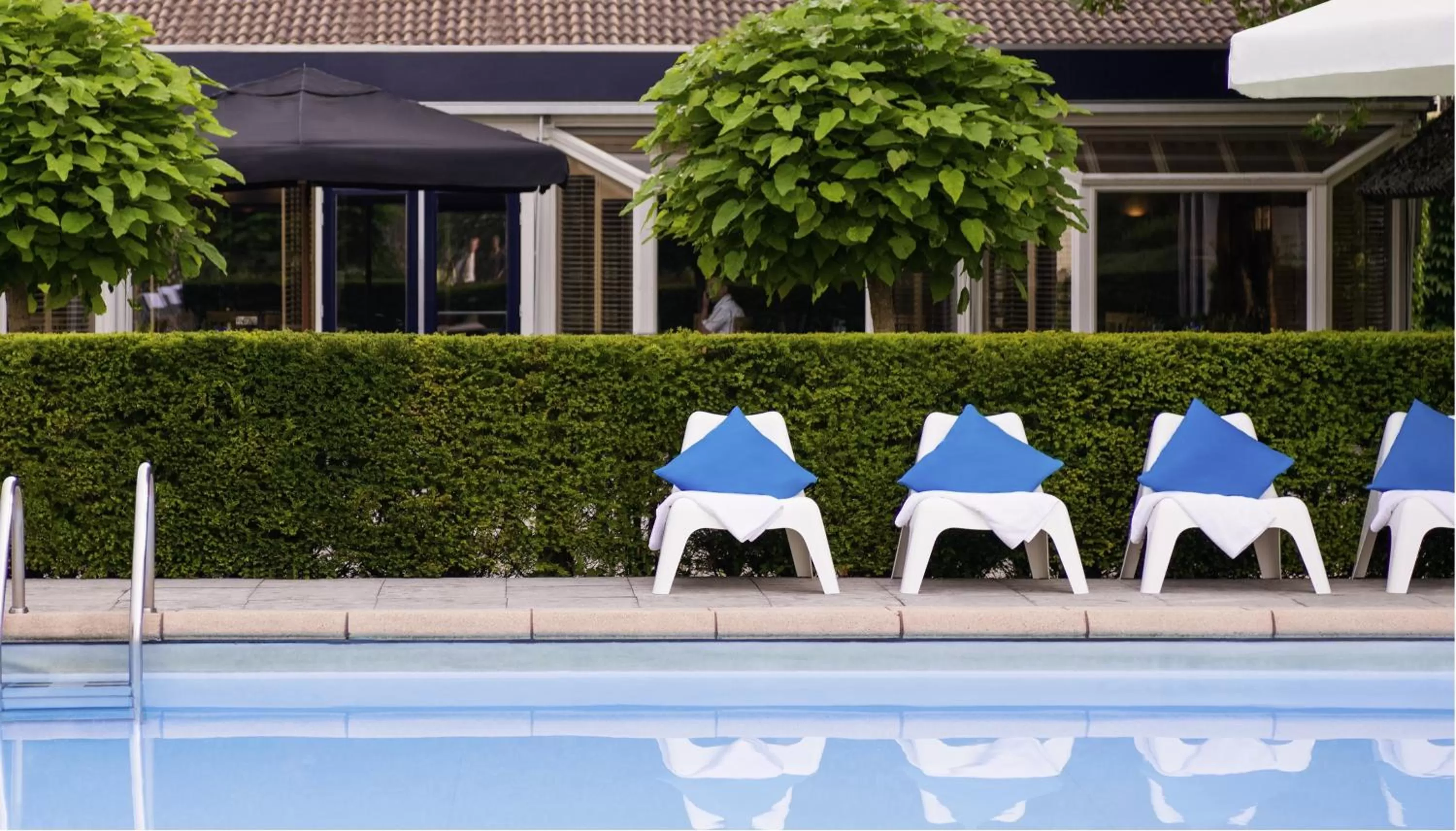 Swimming pool in Novotel Breda