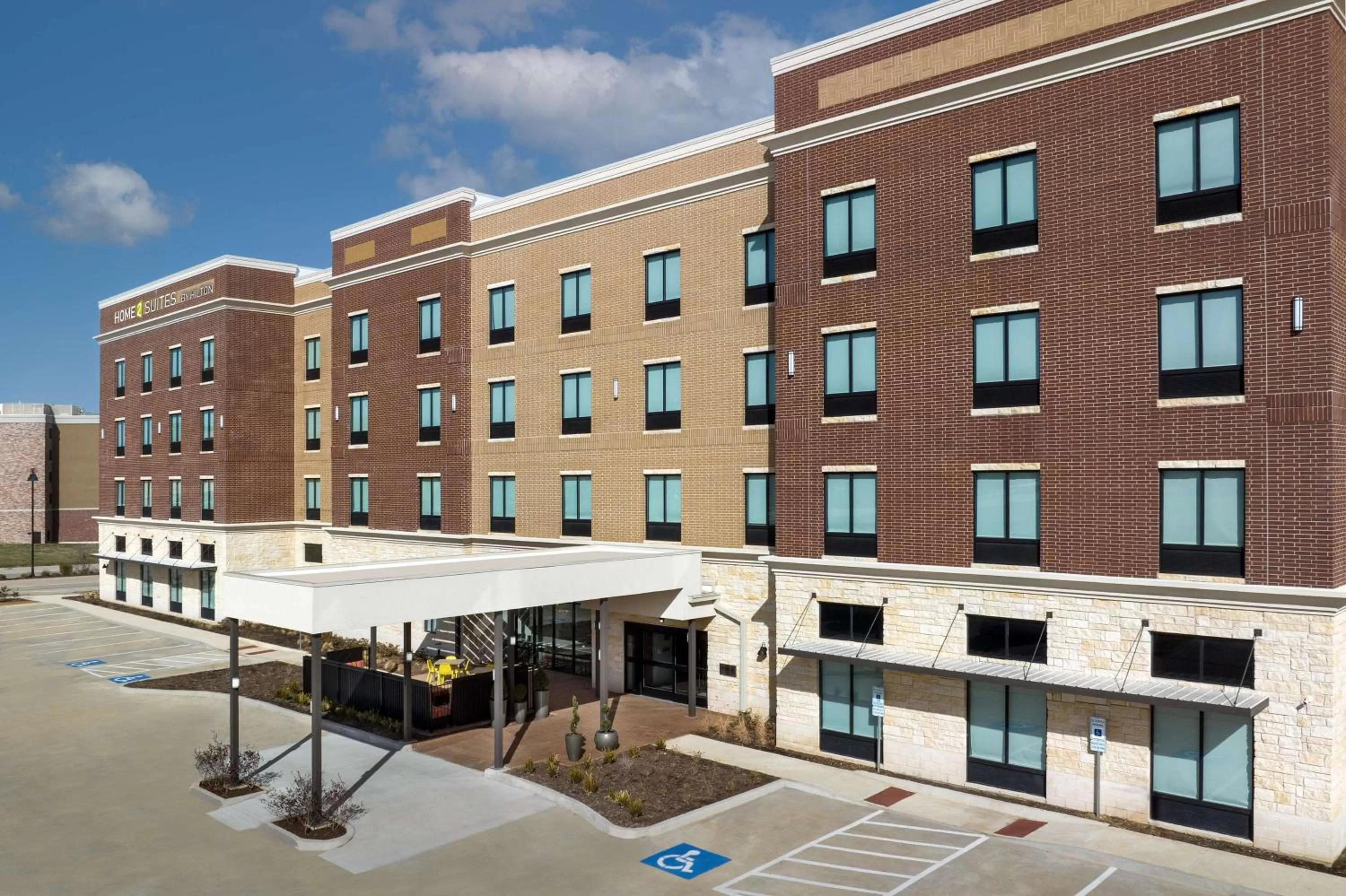 Property building in Home2 Suites By Hilton Flower Mound Dallas