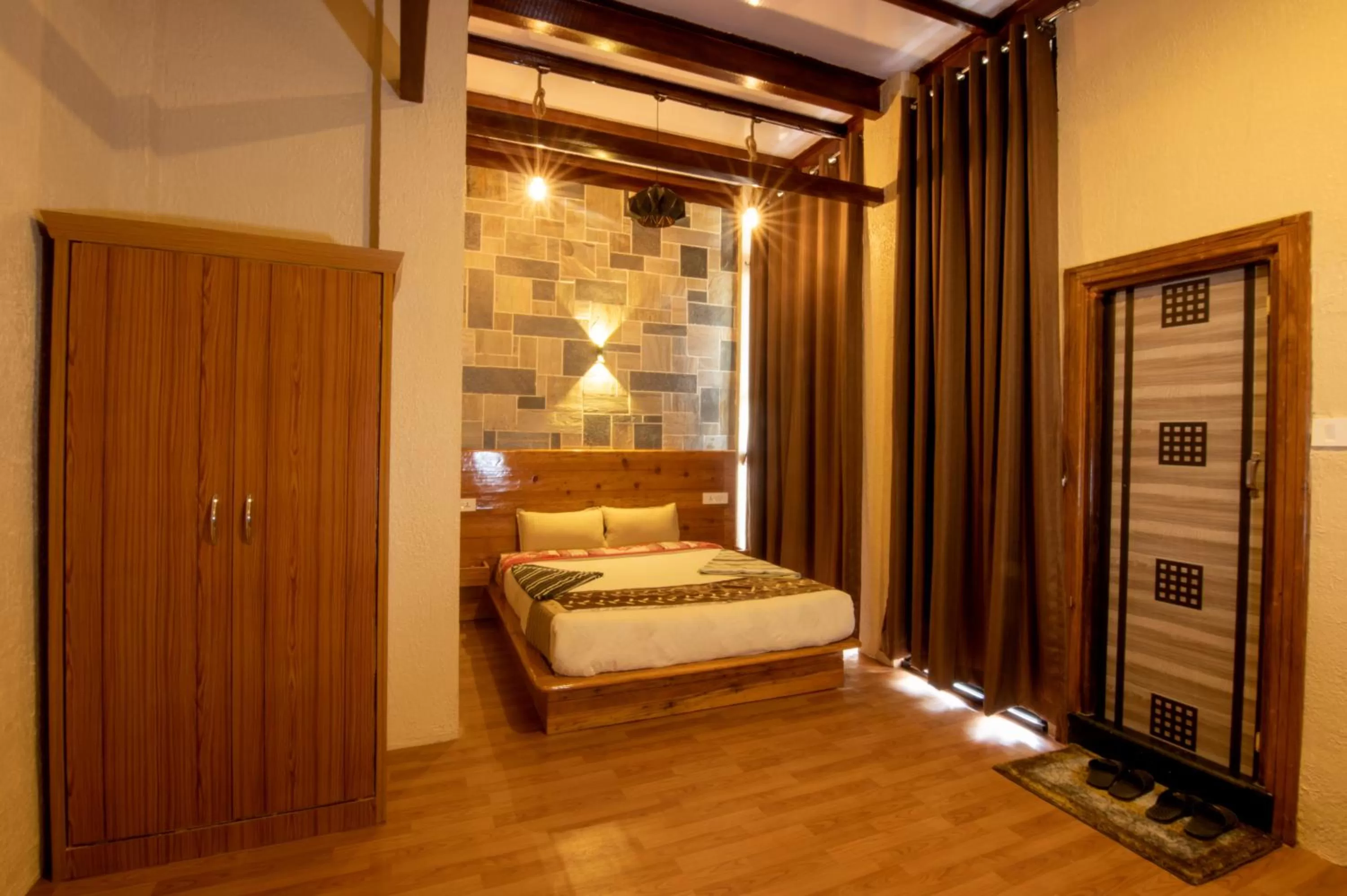 Bed in Peaceful Cottage & Cafe Du Mont