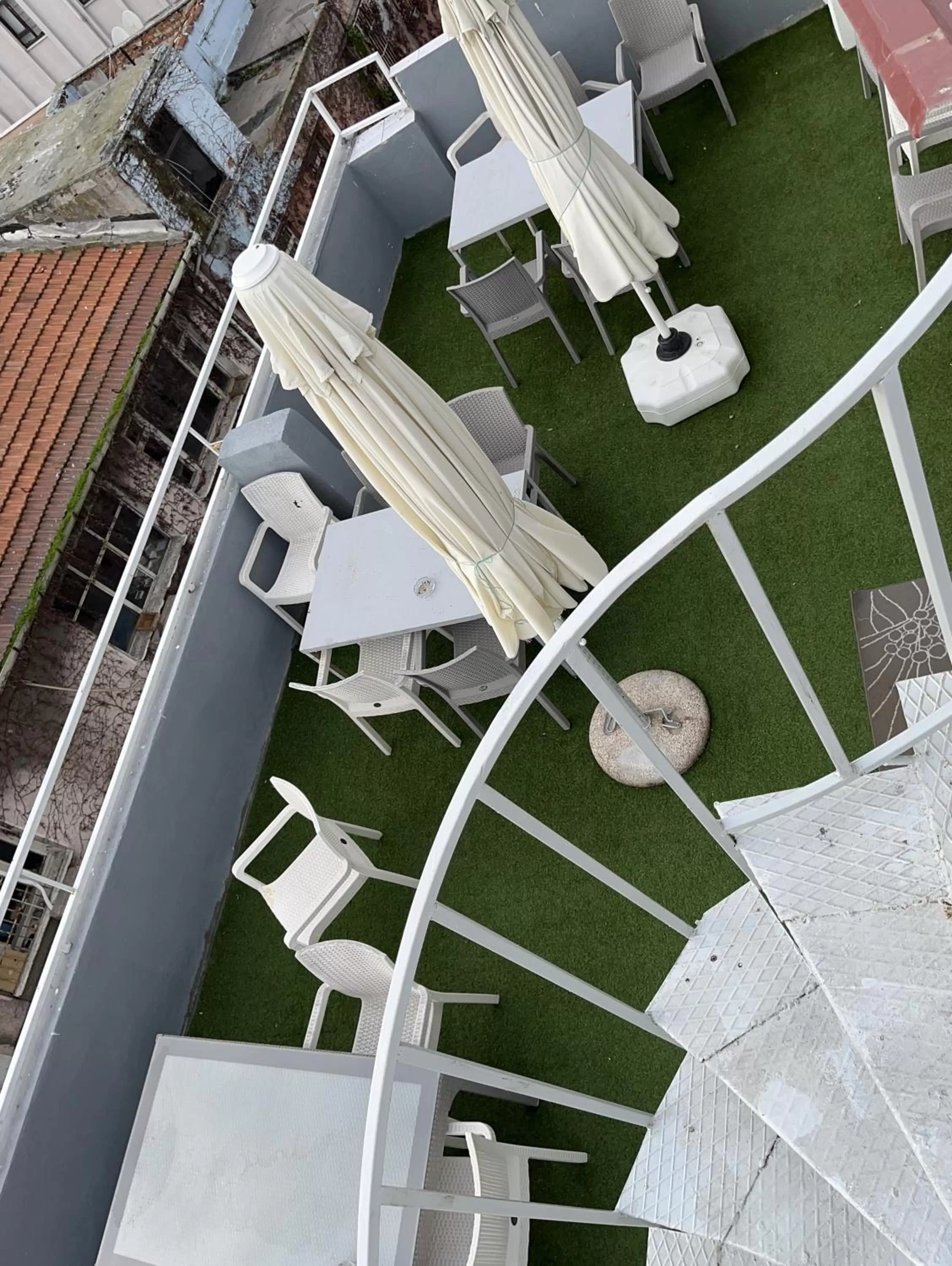 Patio in Paris Hotel