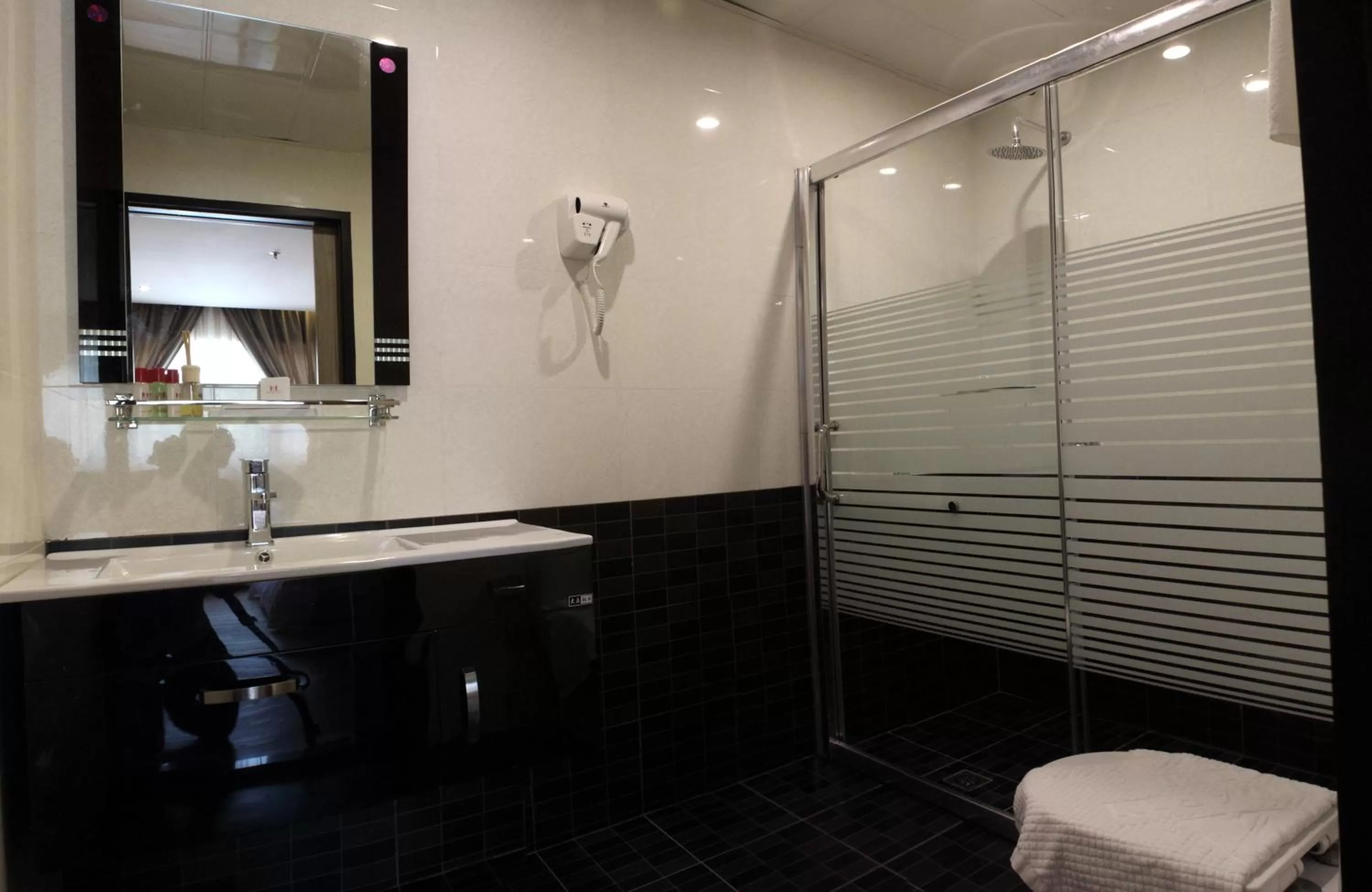 Bathroom in Mandarin Hotel Kota Kinabalu